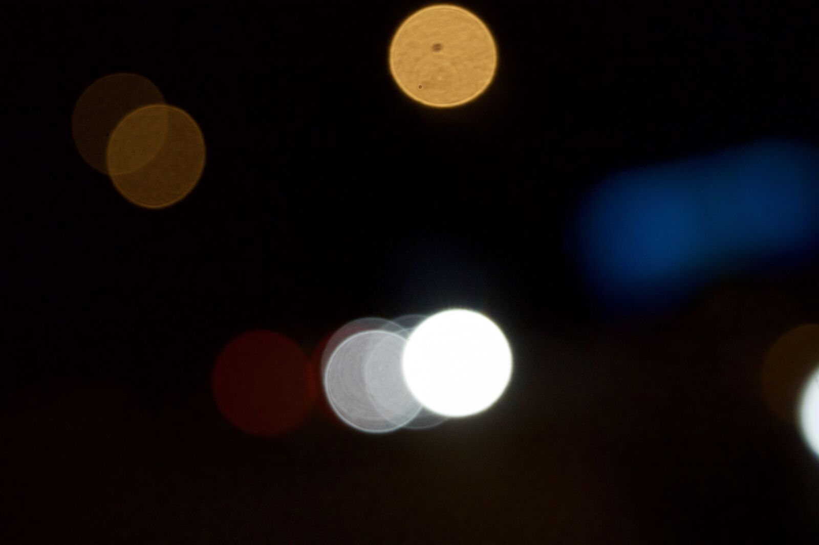 Sony DT 18-55mm F3.5-5.6 SAM II sample photo. Bokeh, dark, night photography