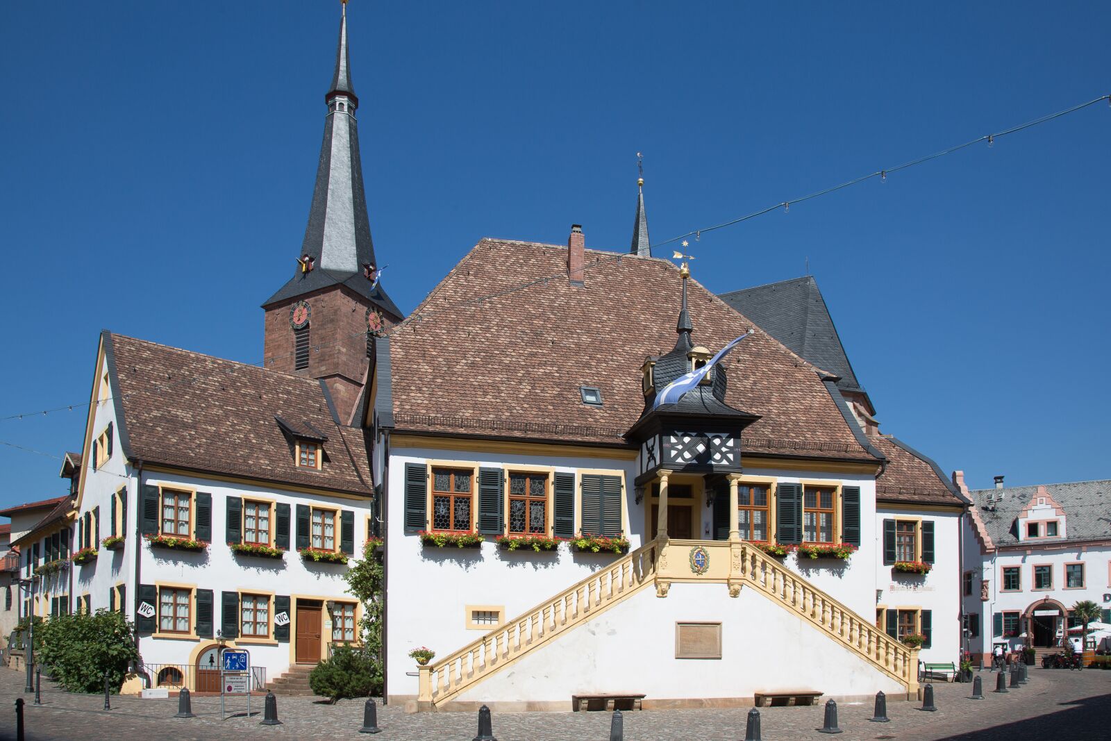 Canon EF 24-105mm F4L IS USM sample photo. Deidesheim, town hall, palatinate photography