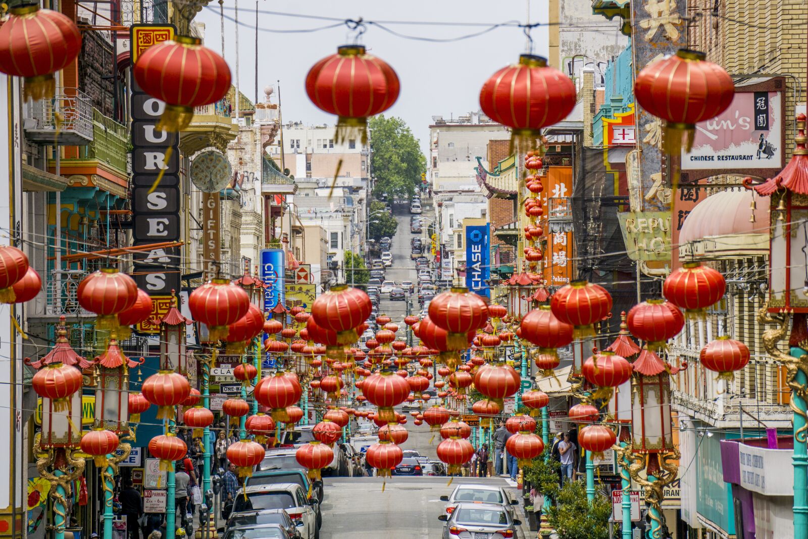 Sony E 55-210mm F4.5-6.3 OSS sample photo. Chinatown, lanterns, chinese photography