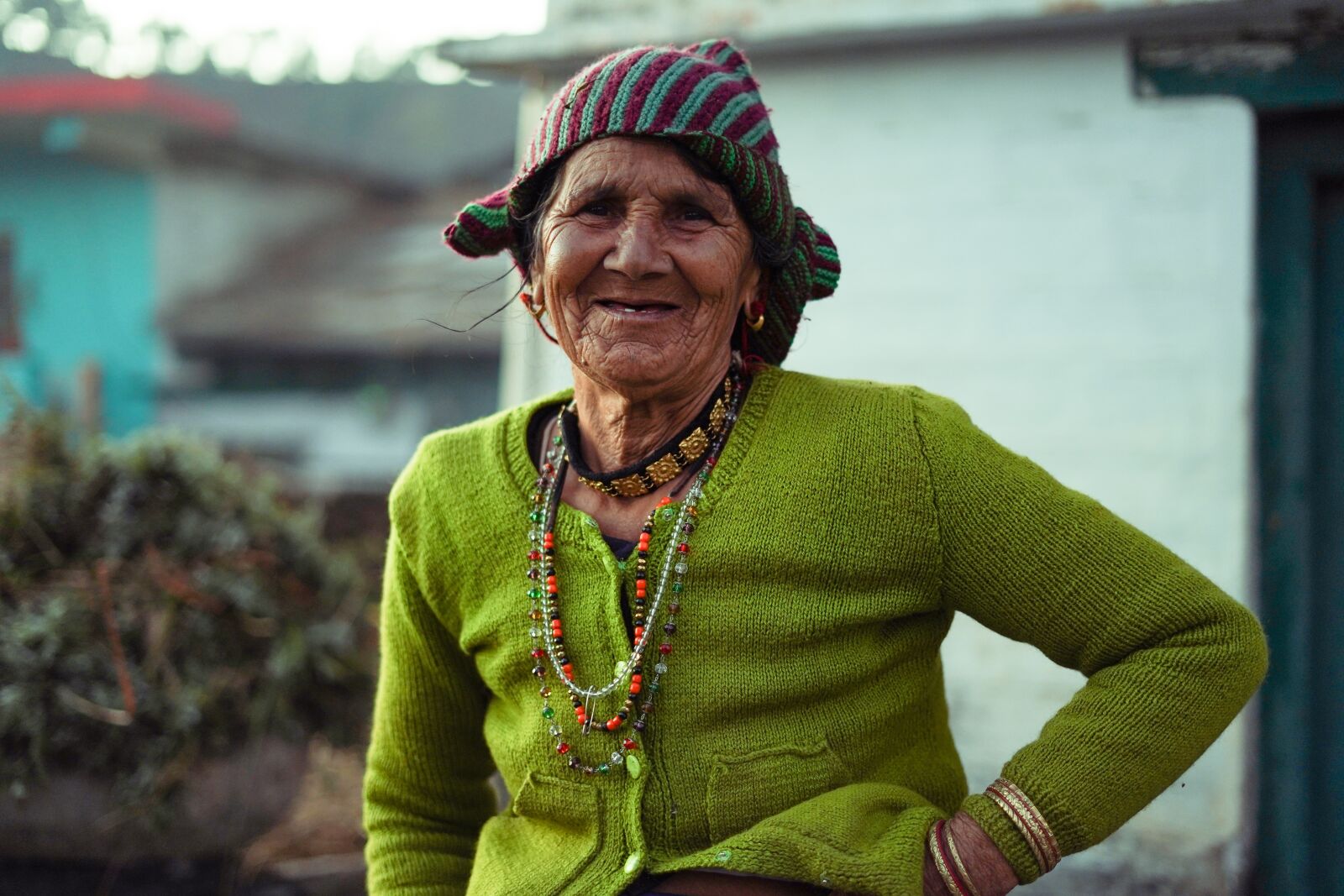 Sony FE 50mm F1.8 sample photo. Old, woman, aged photography