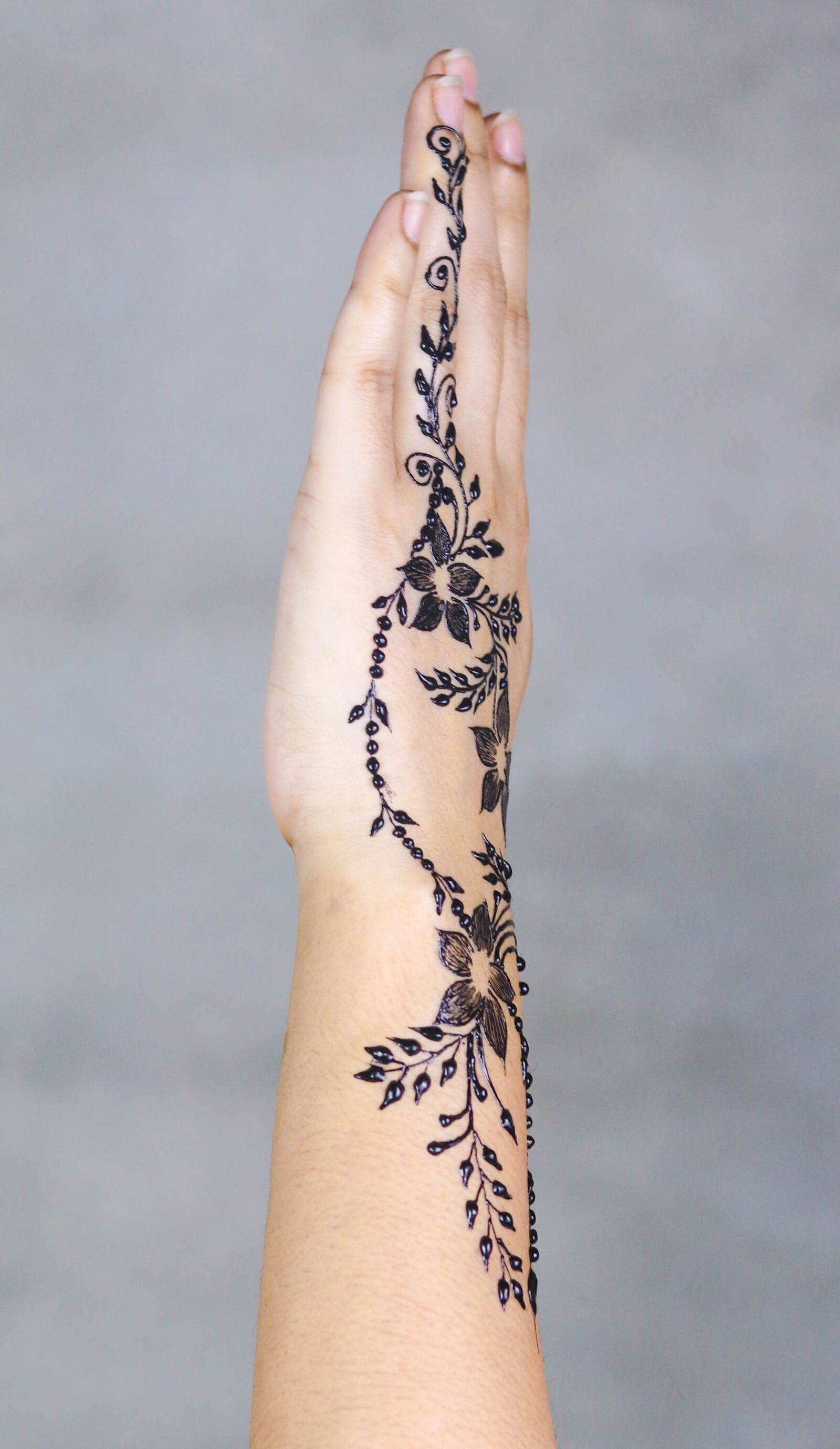 Canon EOS 80D + Canon EF 50mm F1.8 STM sample photo. Mehndi, henna, tattoo photography