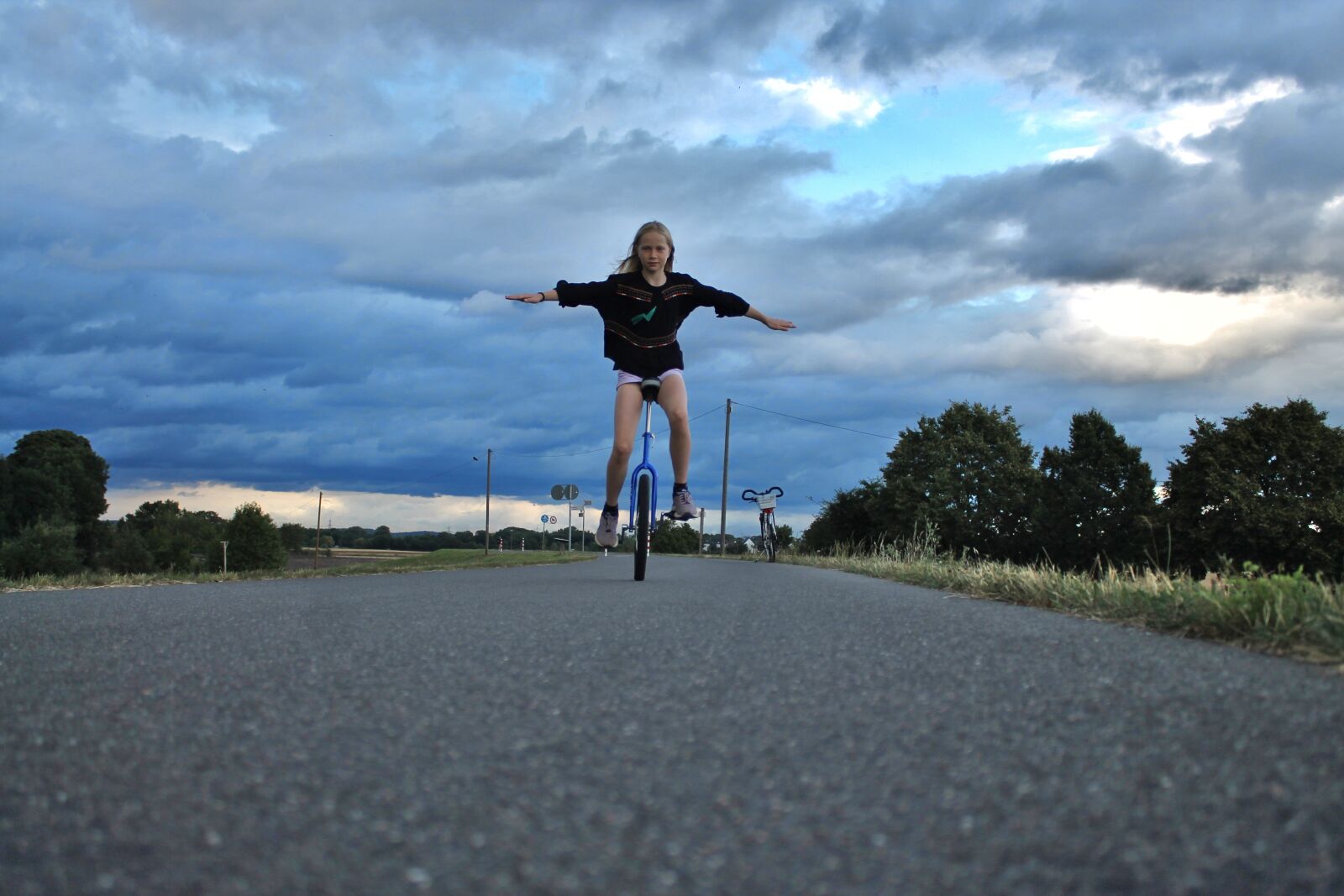 Canon EOS 1100D (EOS Rebel T3 / EOS Kiss X50) sample photo. Cycling, cycle, sky photography
