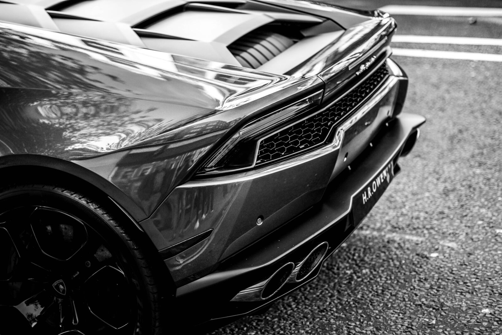 Canon EOS 70D + Canon EF 50mm F1.4 USM sample photo. Lamborghini huracan, supercar, modern photography
