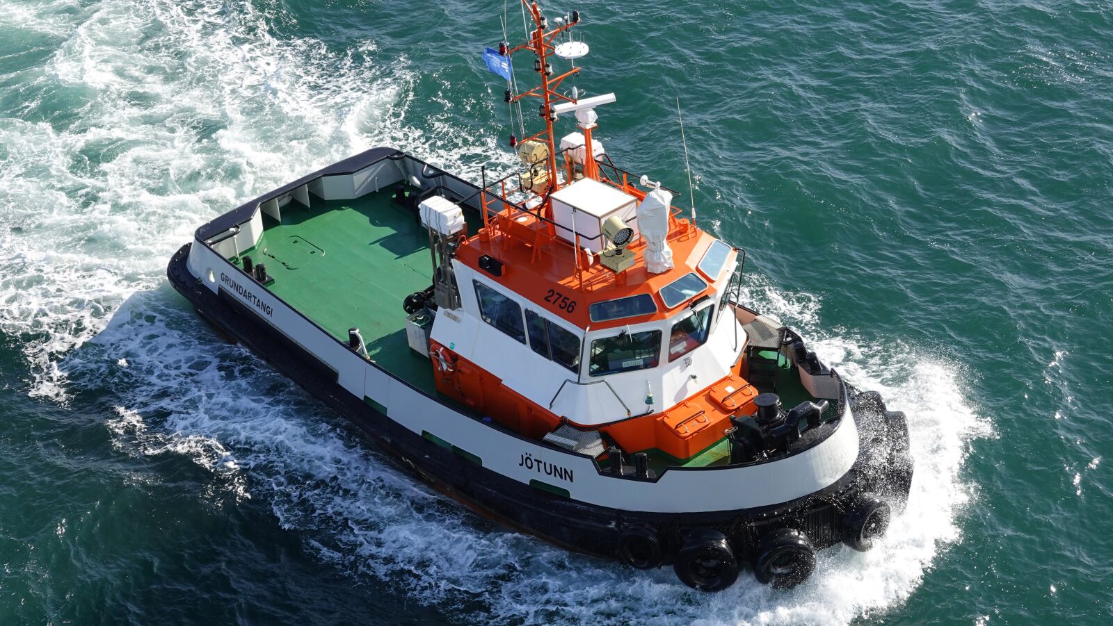 Sony Cyber-shot DSC-RX100 VI sample photo. Pilot, tug, boat photography