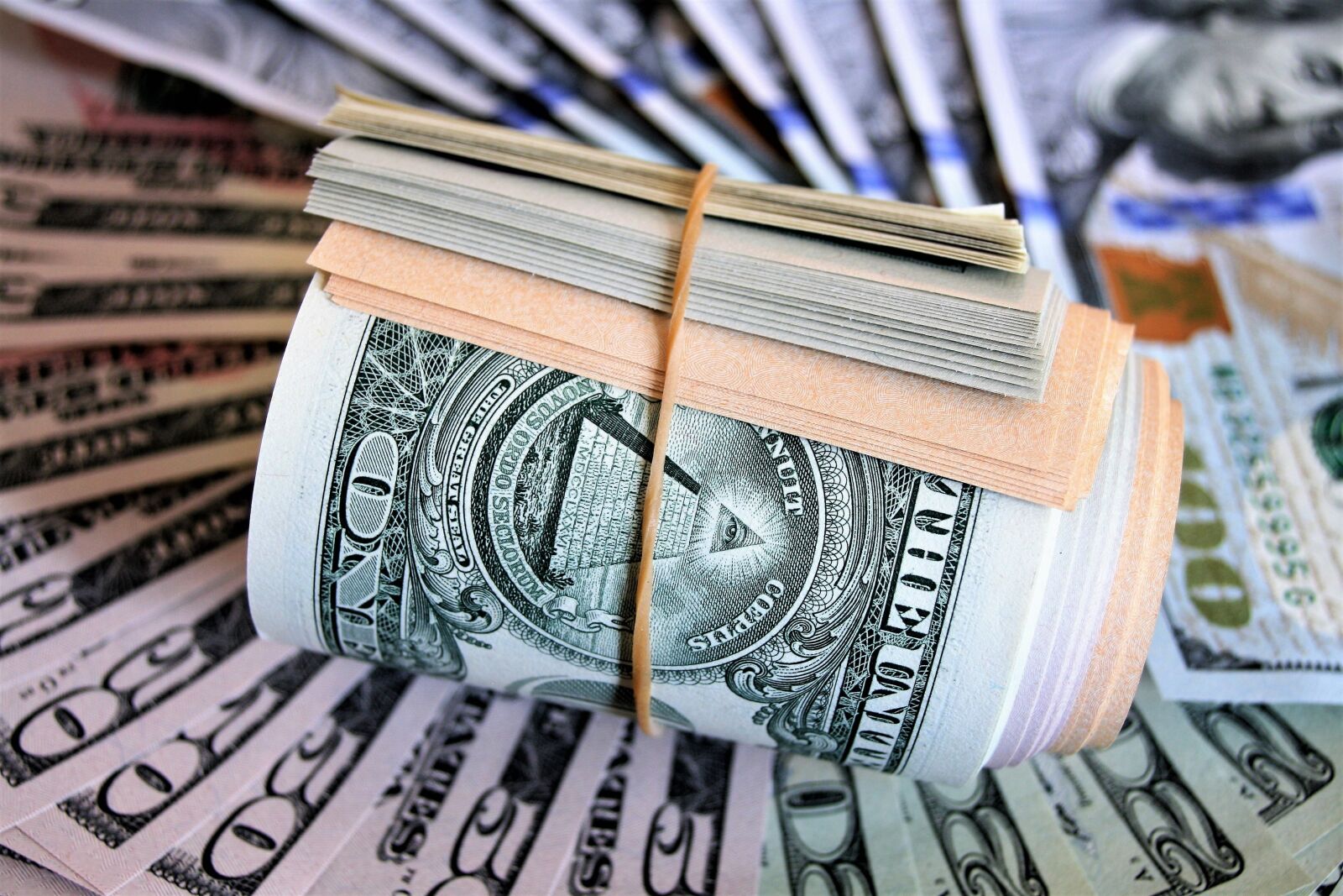 Canon EOS 400D (EOS Digital Rebel XTi / EOS Kiss Digital X) sample photo. Currency, finance, a wealth photography
