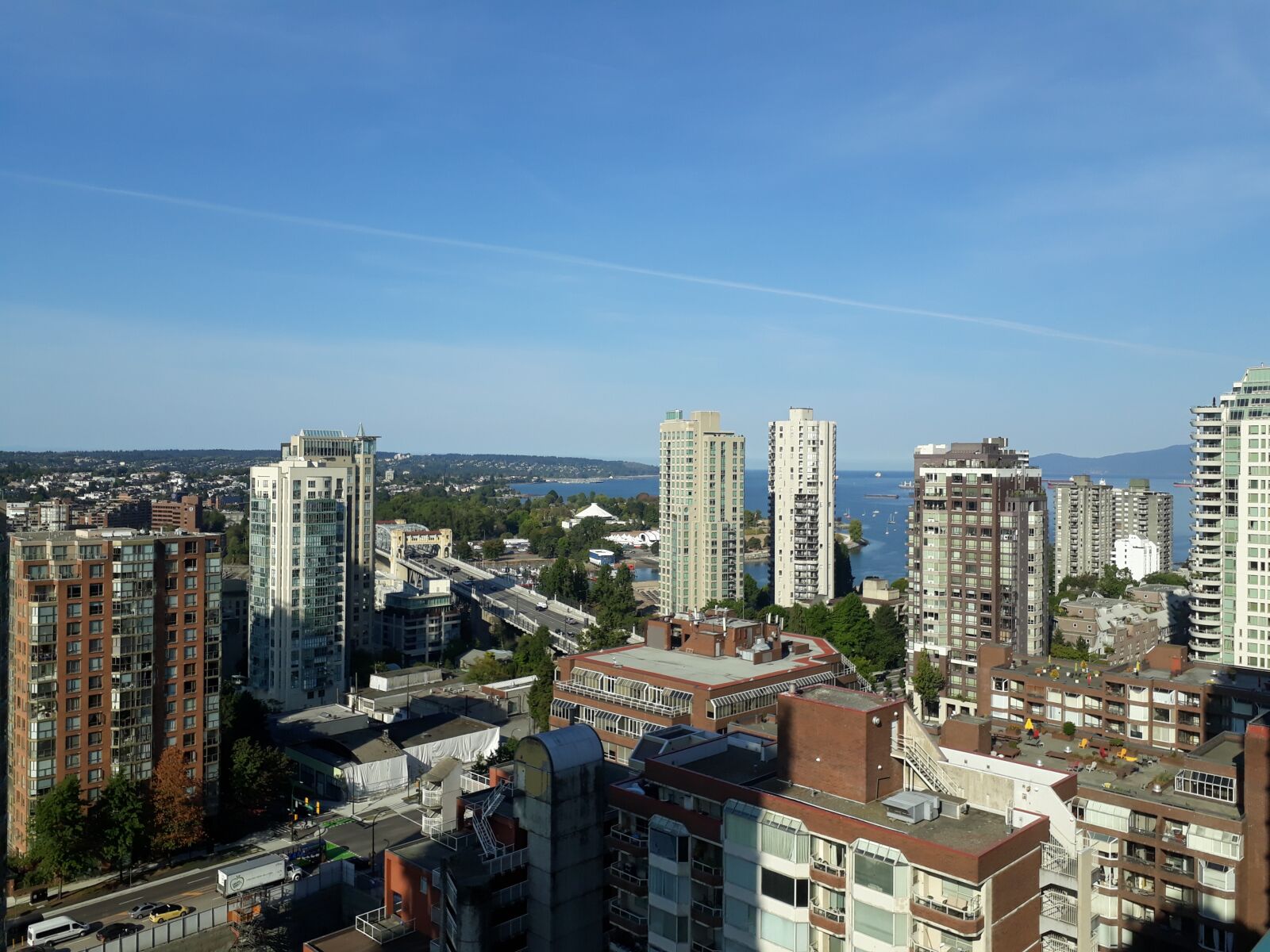 Samsung Galaxy J7 Prime sample photo. Buildings, city, blue sky photography