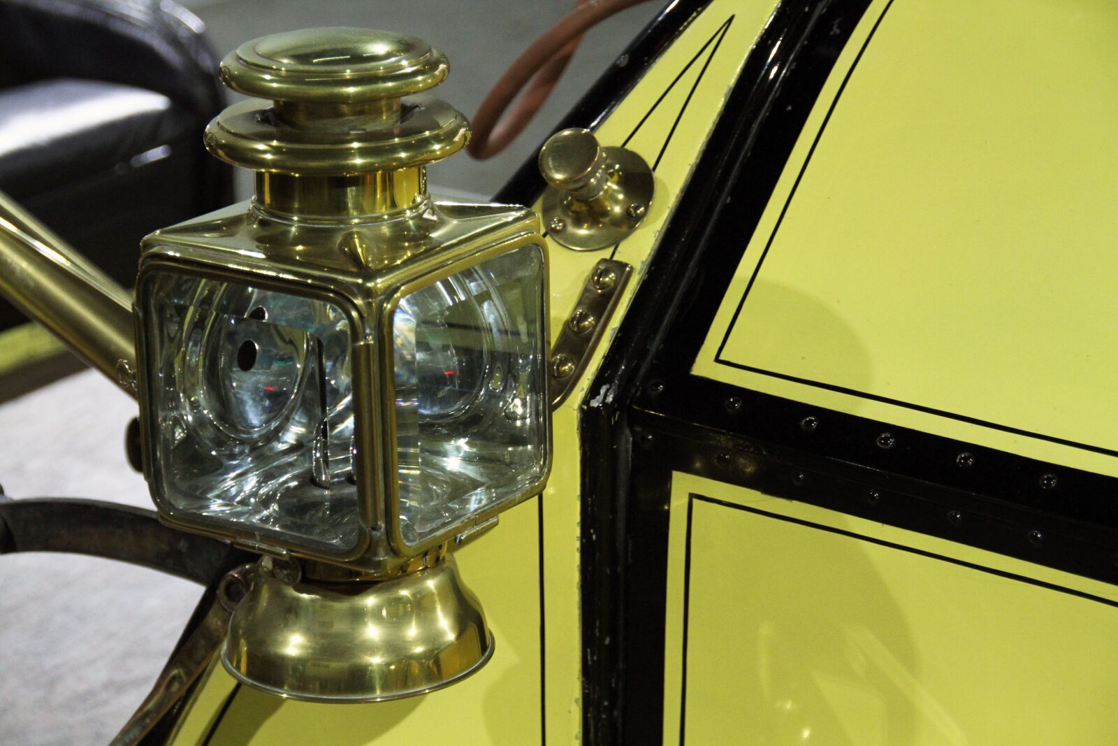 Canon EOS 7D sample photo. Car, light, old photography