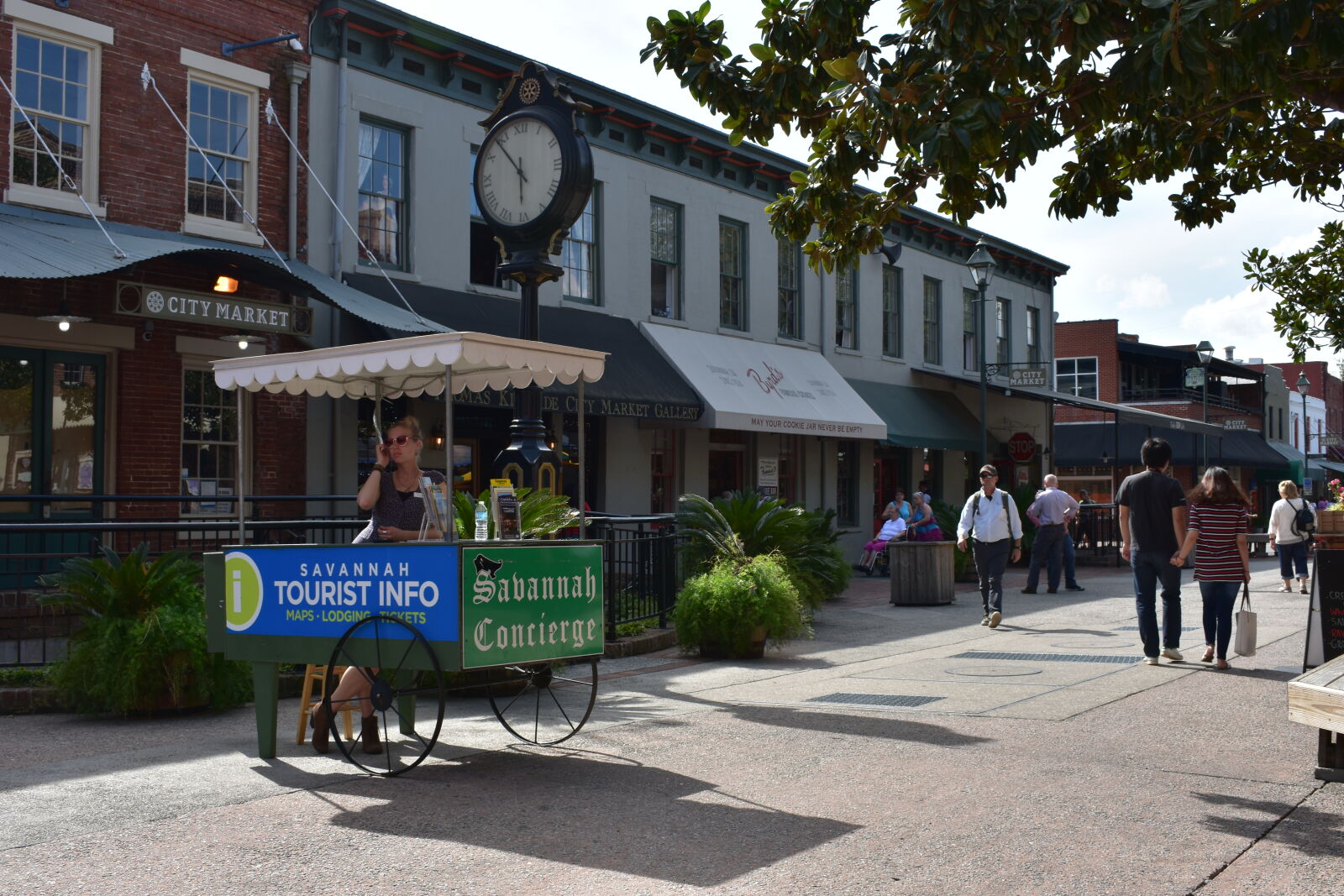 Nikon AF-P DX Nikkor 18-55mm F3.5-5.6G sample photo. Citymarket, georgia, historicaltown, oldtown photography