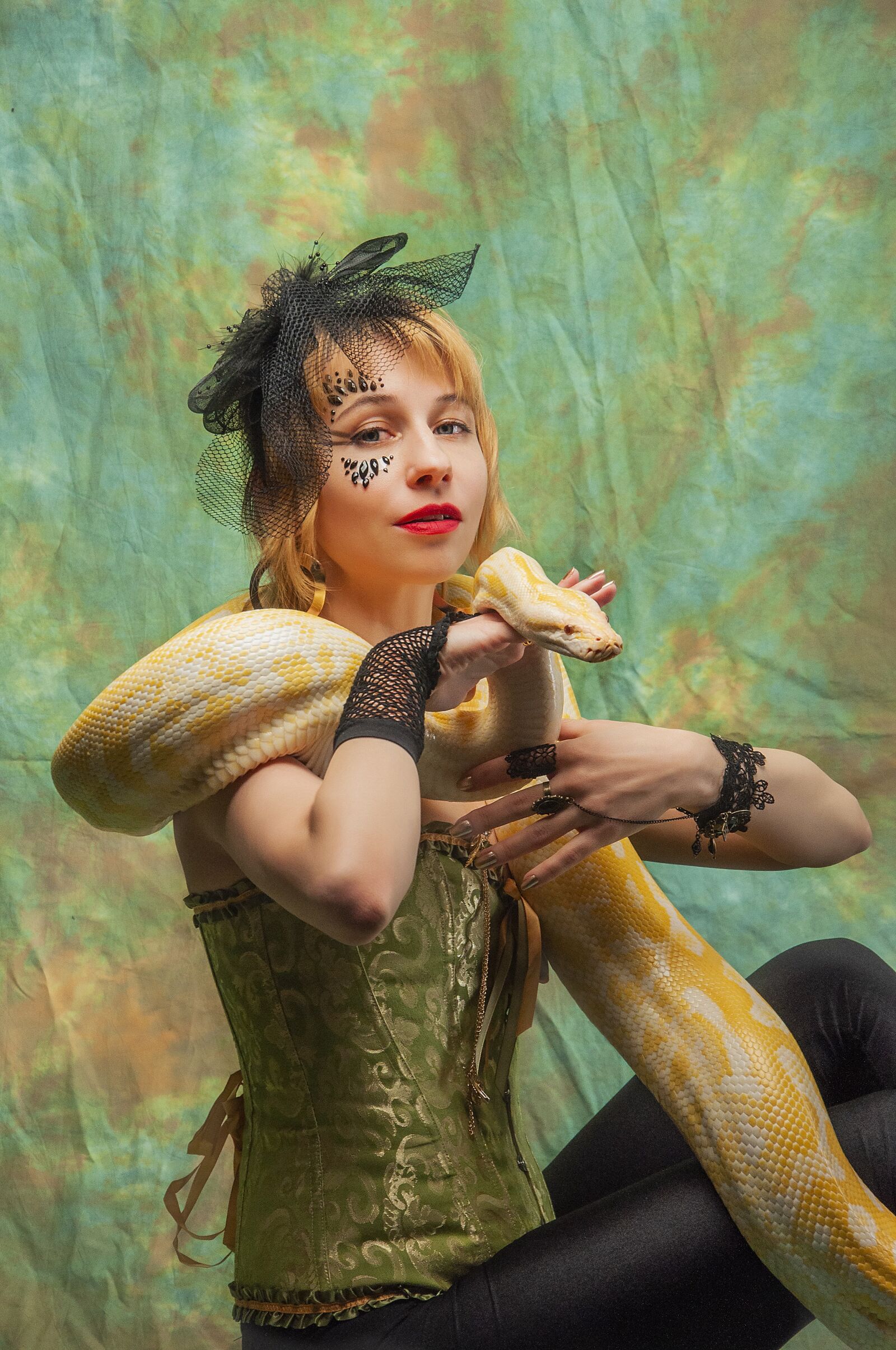 Nikon D90 sample photo. Python, the trainer, snake photography