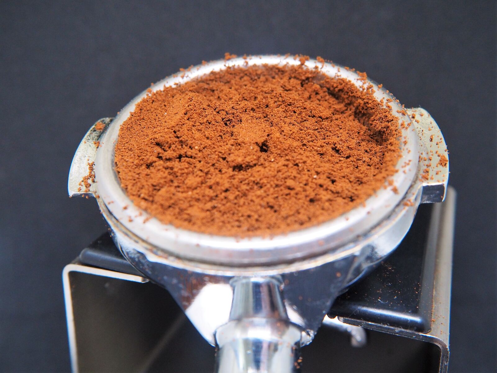 Olympus OM-D E-M10 sample photo. Portafilter, coffee, ground photography