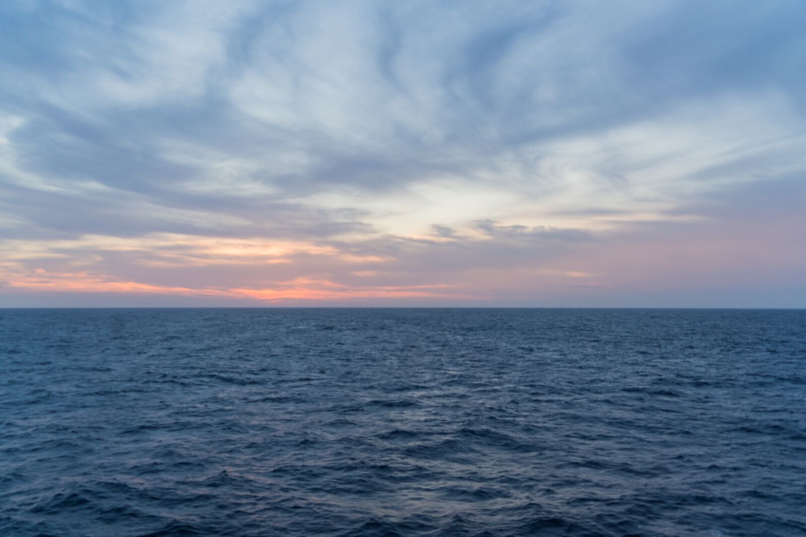 Sony a7R II + Sony FE 24-240mm F3.5-6.3 OSS sample photo. Sunset, clouds, sea photography