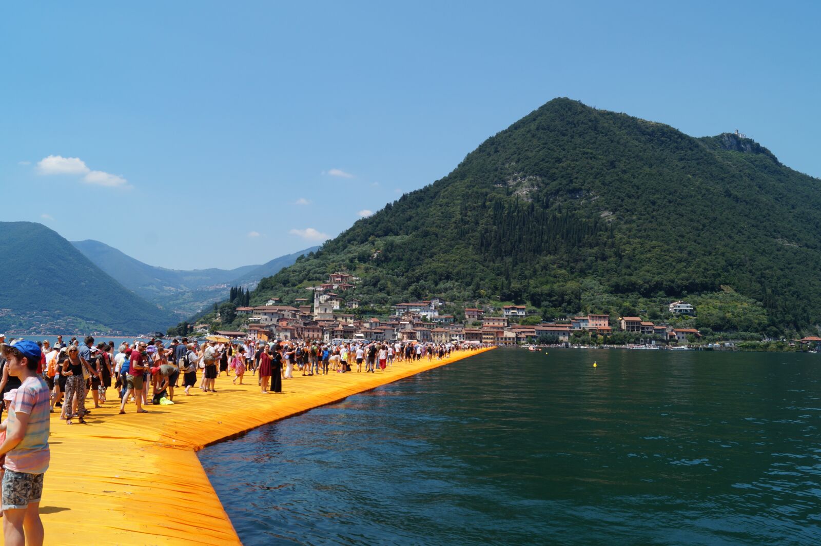 Sony DT 18-55mm F3.5-5.6 SAM II sample photo. Floating webs, lake iseo photography
