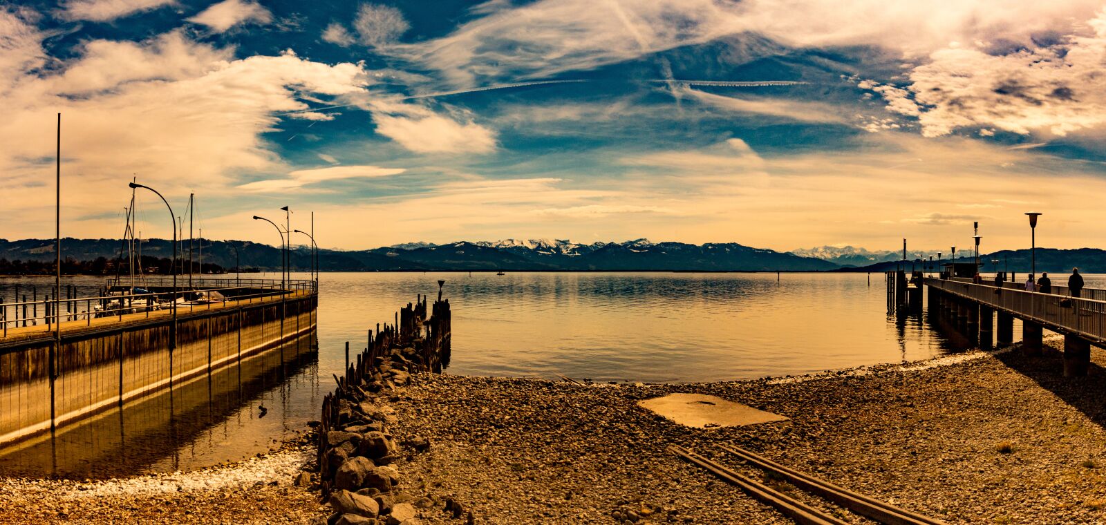 Canon EF-S 10-22mm F3.5-4.5 USM sample photo. Lake constance, swiss mountains photography
