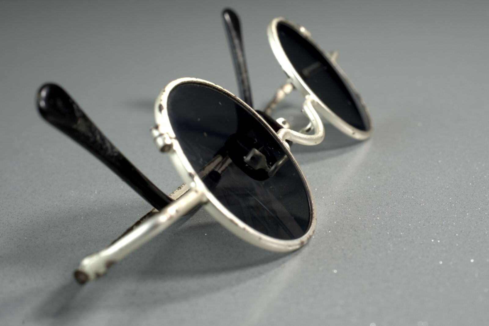 Sony a7 II + Sony FE 50mm F2.8 Macro sample photo. Sunglasses, summer, fashion photography
