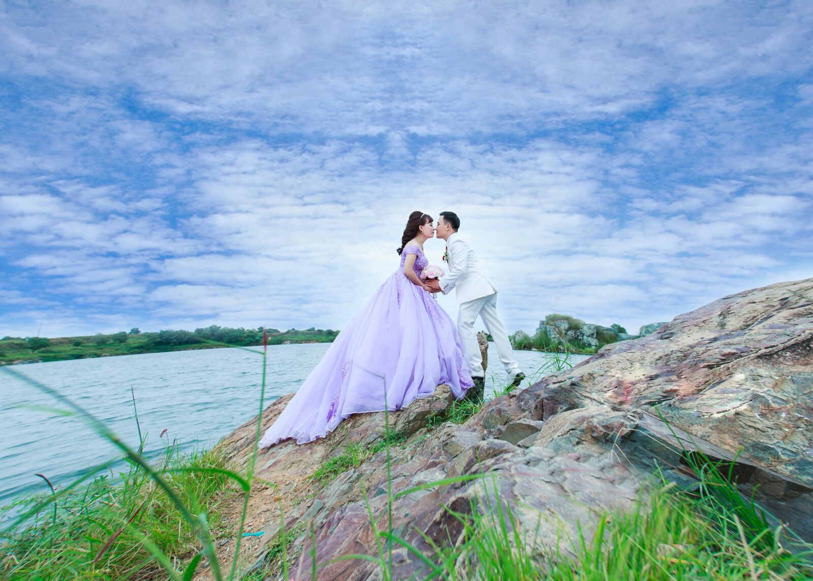 Canon EOS 6D + Canon EF 17-40mm F4L USM sample photo. Wedding photo, beautiful wedding photography