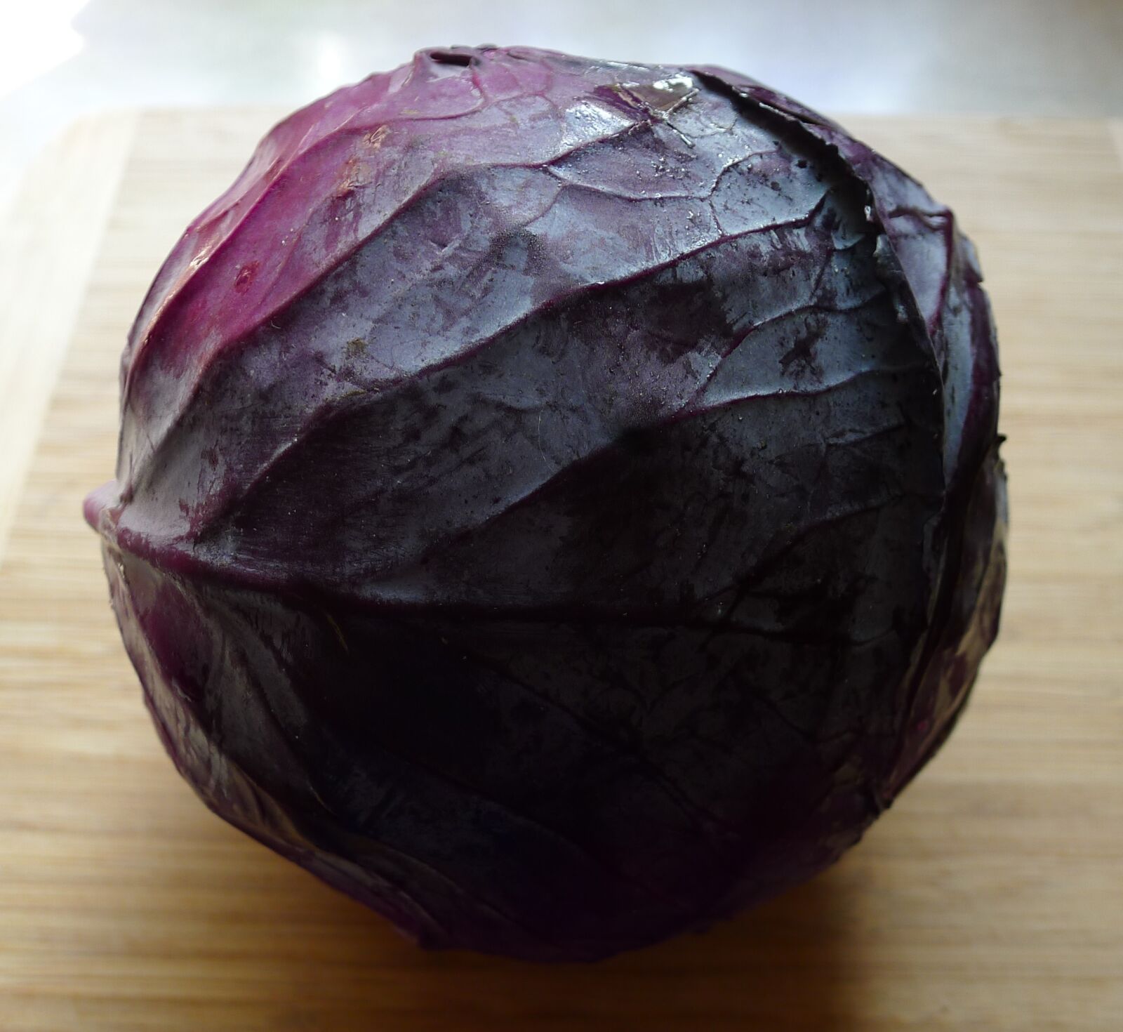 Panasonic Lumix DMC-LX5 sample photo. Red, red cabbage, salad photography