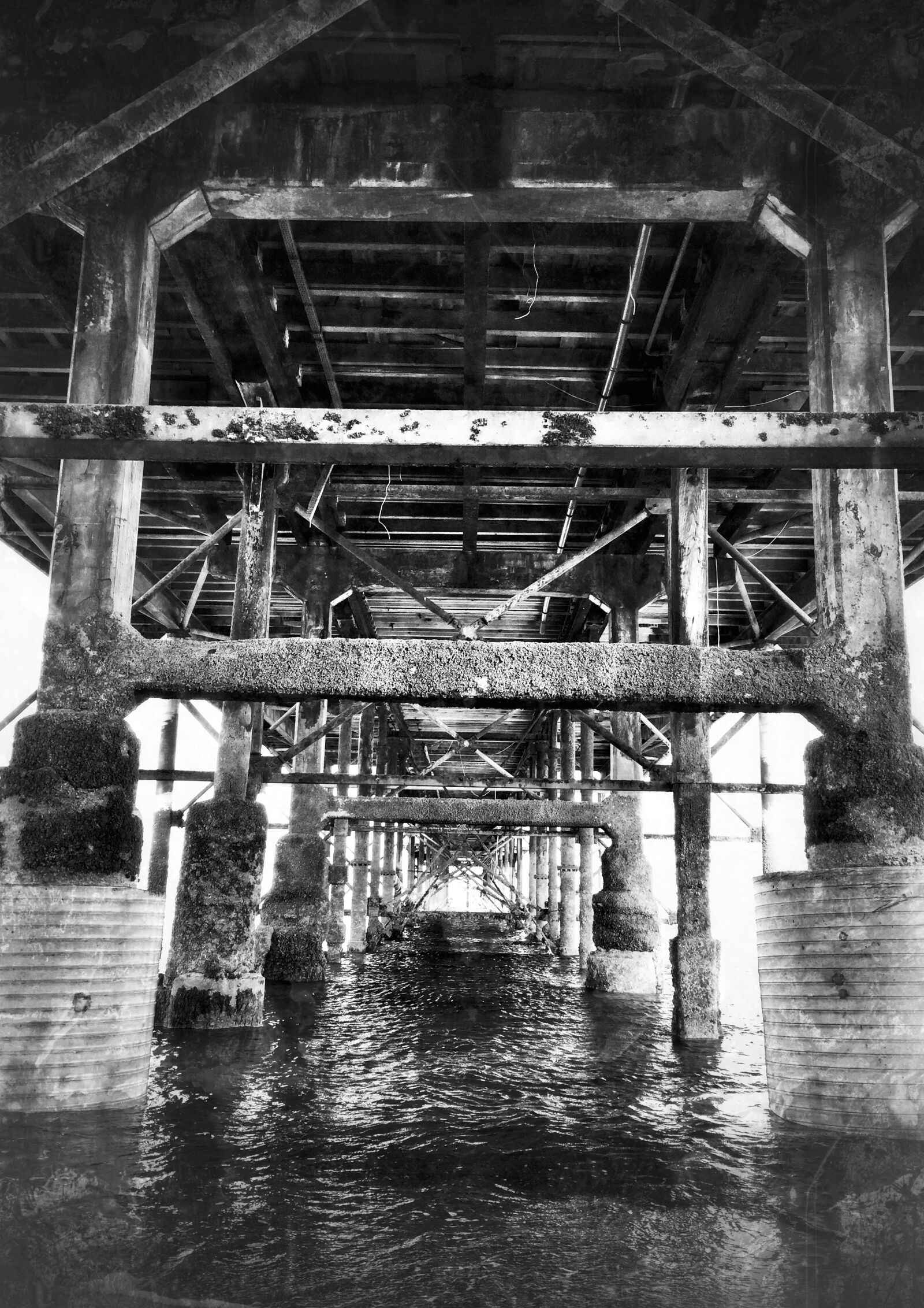Apple iPhone 6 sample photo. Pier, noir, rusty photography