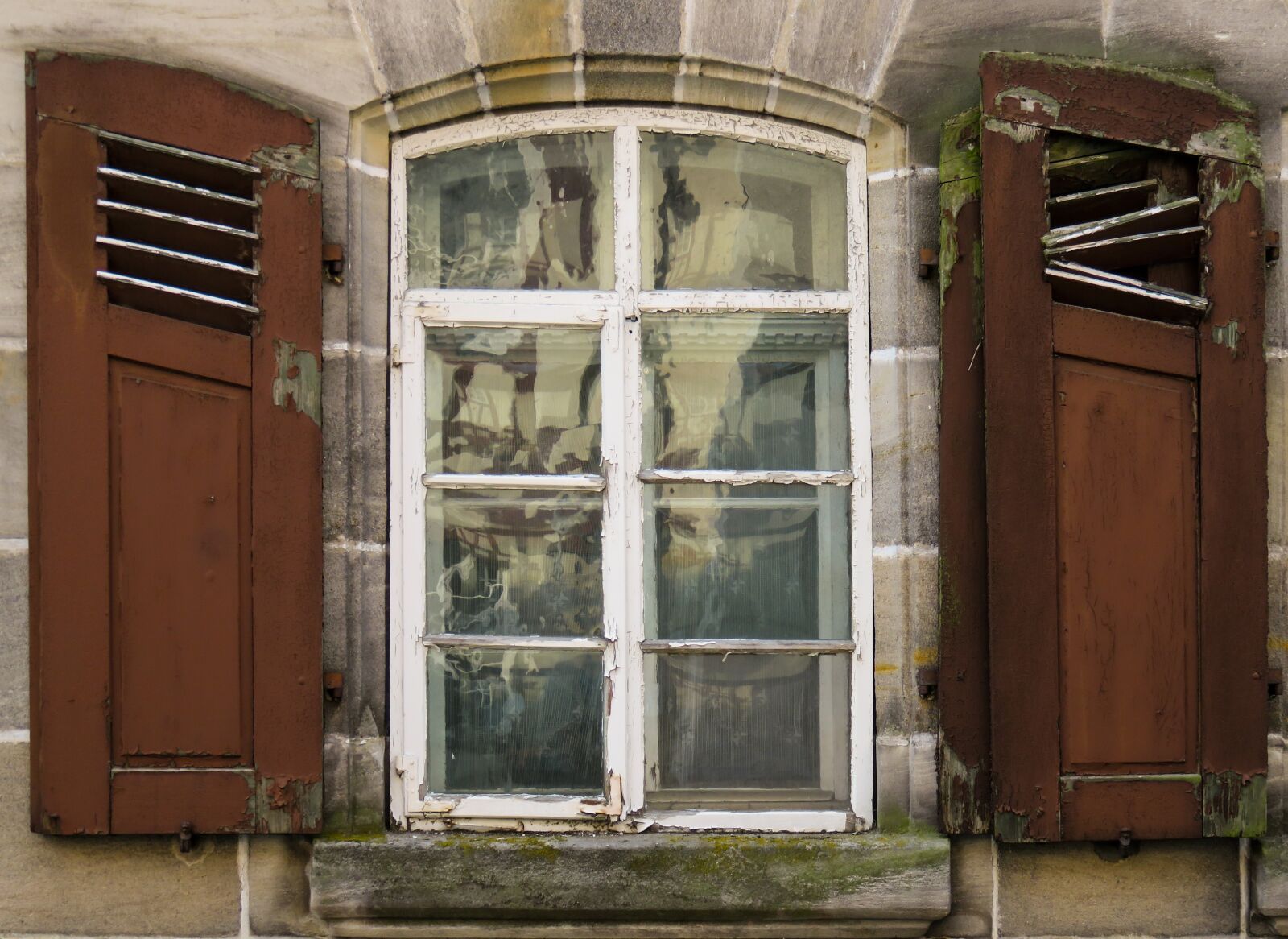 Canon PowerShot SX710 HS sample photo. Window, old, ruin photography
