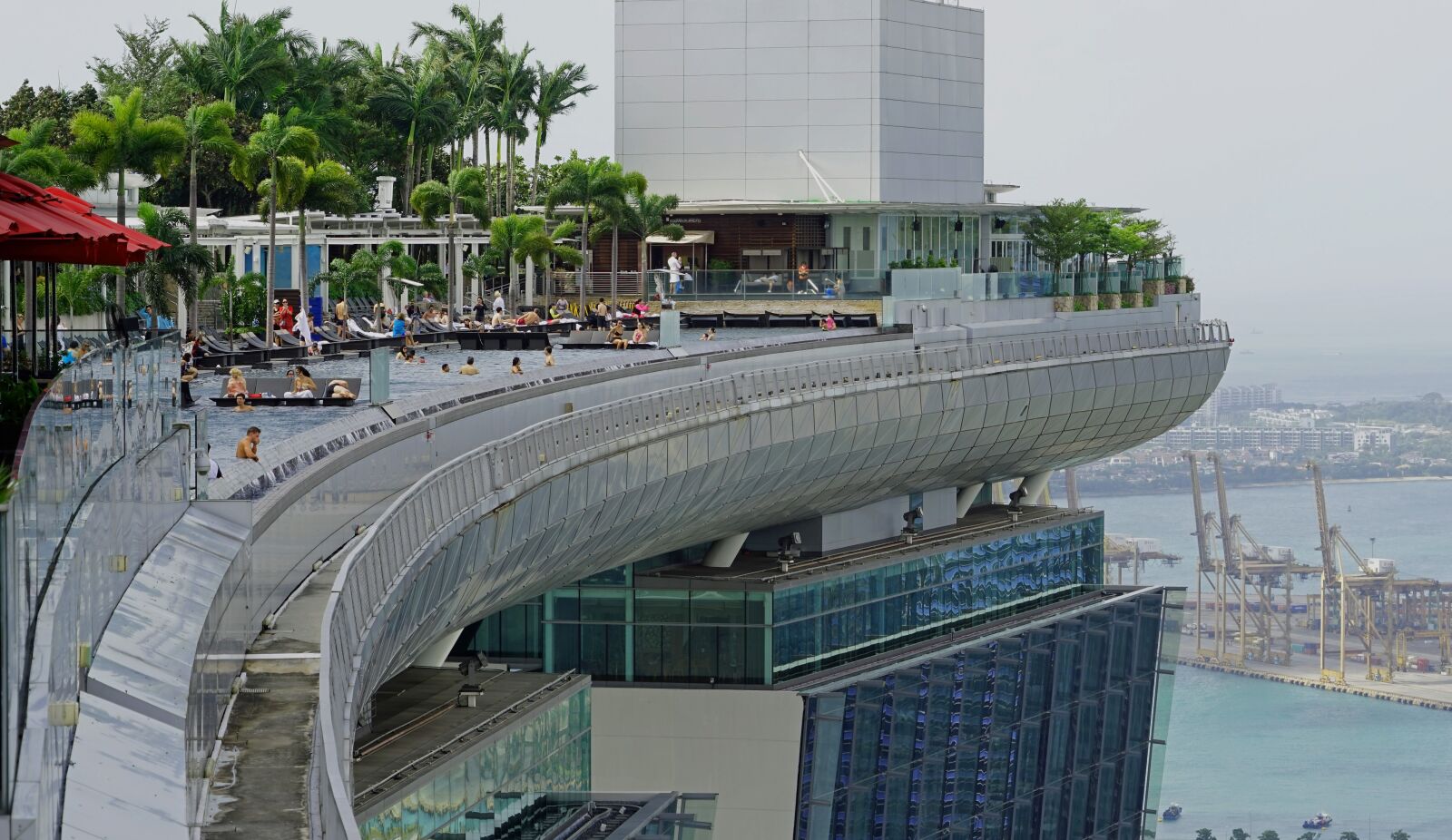 Sony a7 + Sony FE 24-240mm F3.5-6.3 OSS sample photo. Marina bay sands hotel photography