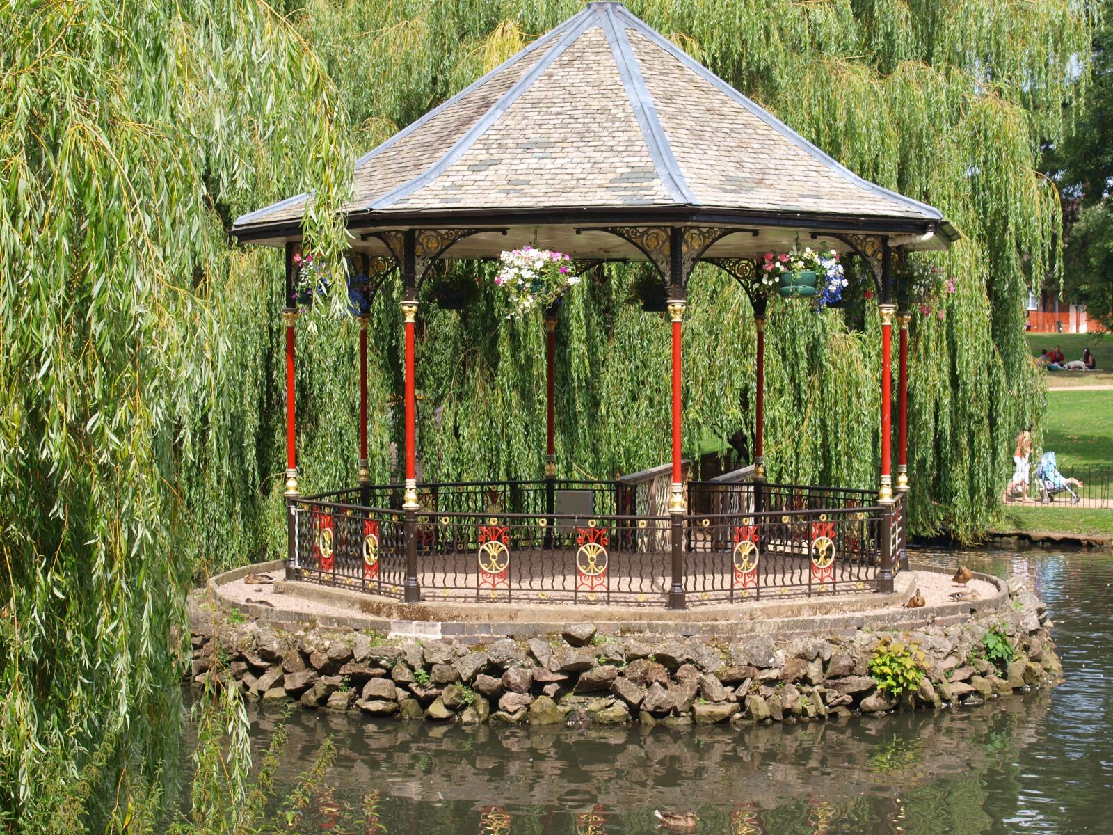 Olympus E-520 (EVOLT E-520) sample photo. Bandstand, park, pond photography