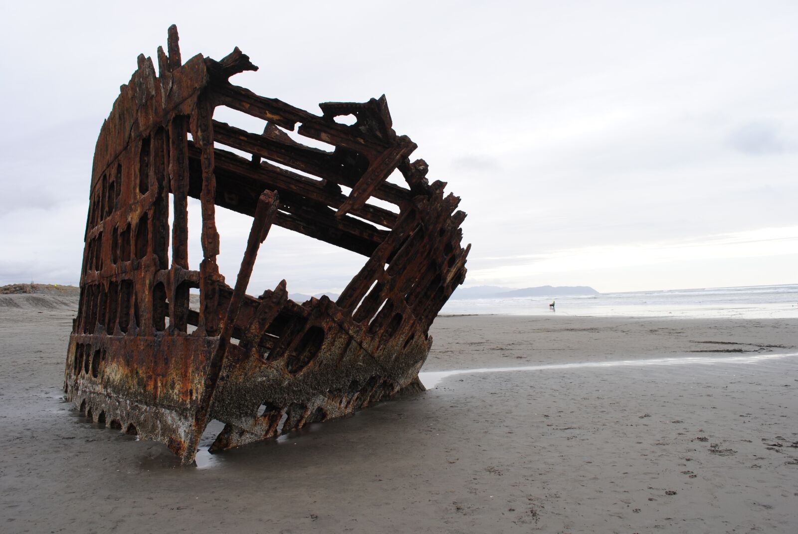 Nikon D3000 sample photo. Shipwreck, wreck, beach photography