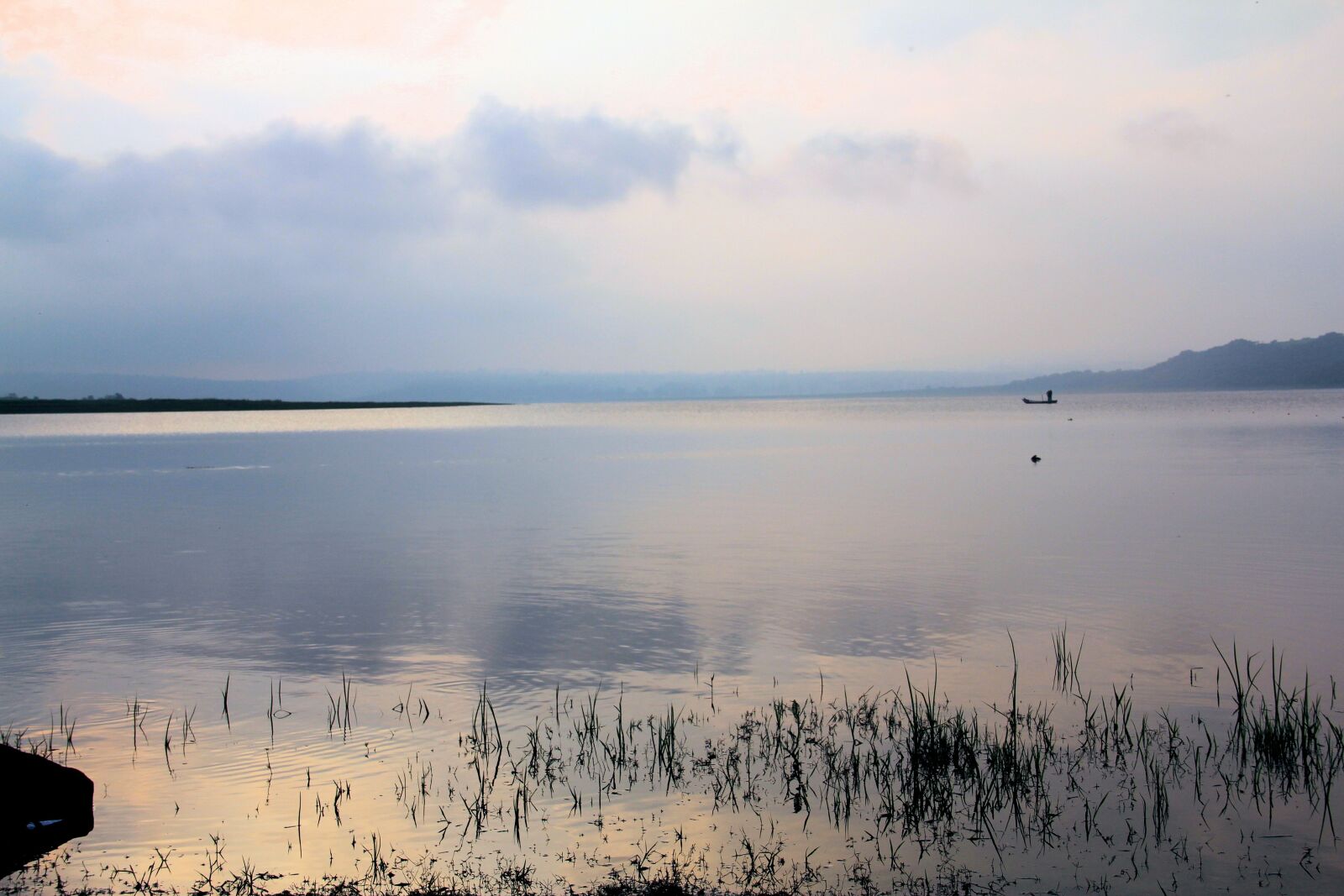 Canon EOS 60D sample photo. Dawn, in dam, calderon photography