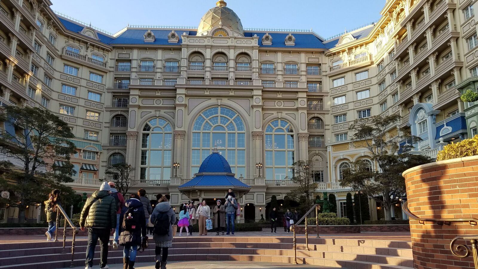 Samsung Galaxy S7 Edge sample photo. Disneyland, hotel, appearance photography