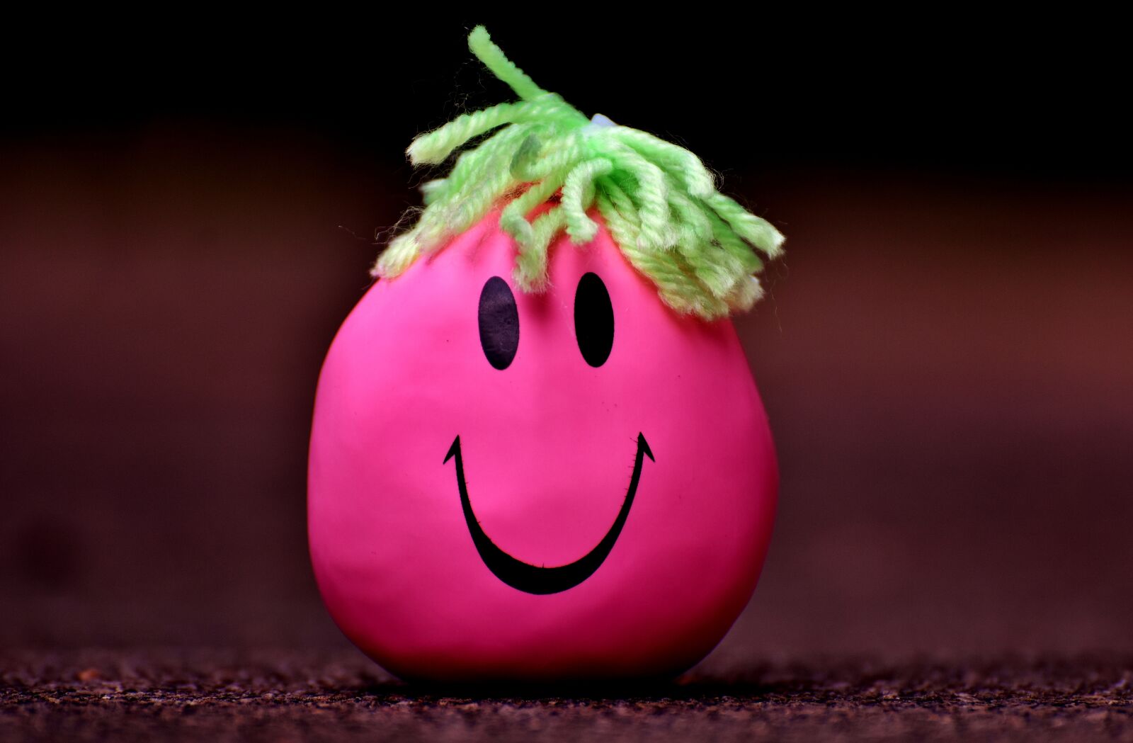 Nikon D7200 sample photo. Anti-stress ball, smiley, stress photography