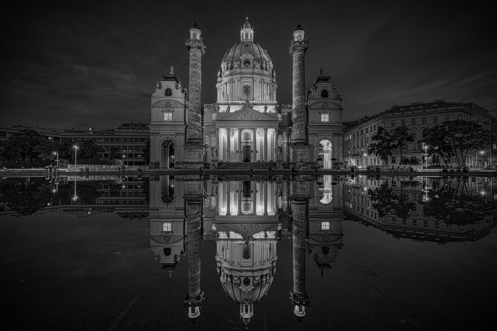 Canon EF 16-35mm F4L IS USM sample photo. St charles's church, vienna photography