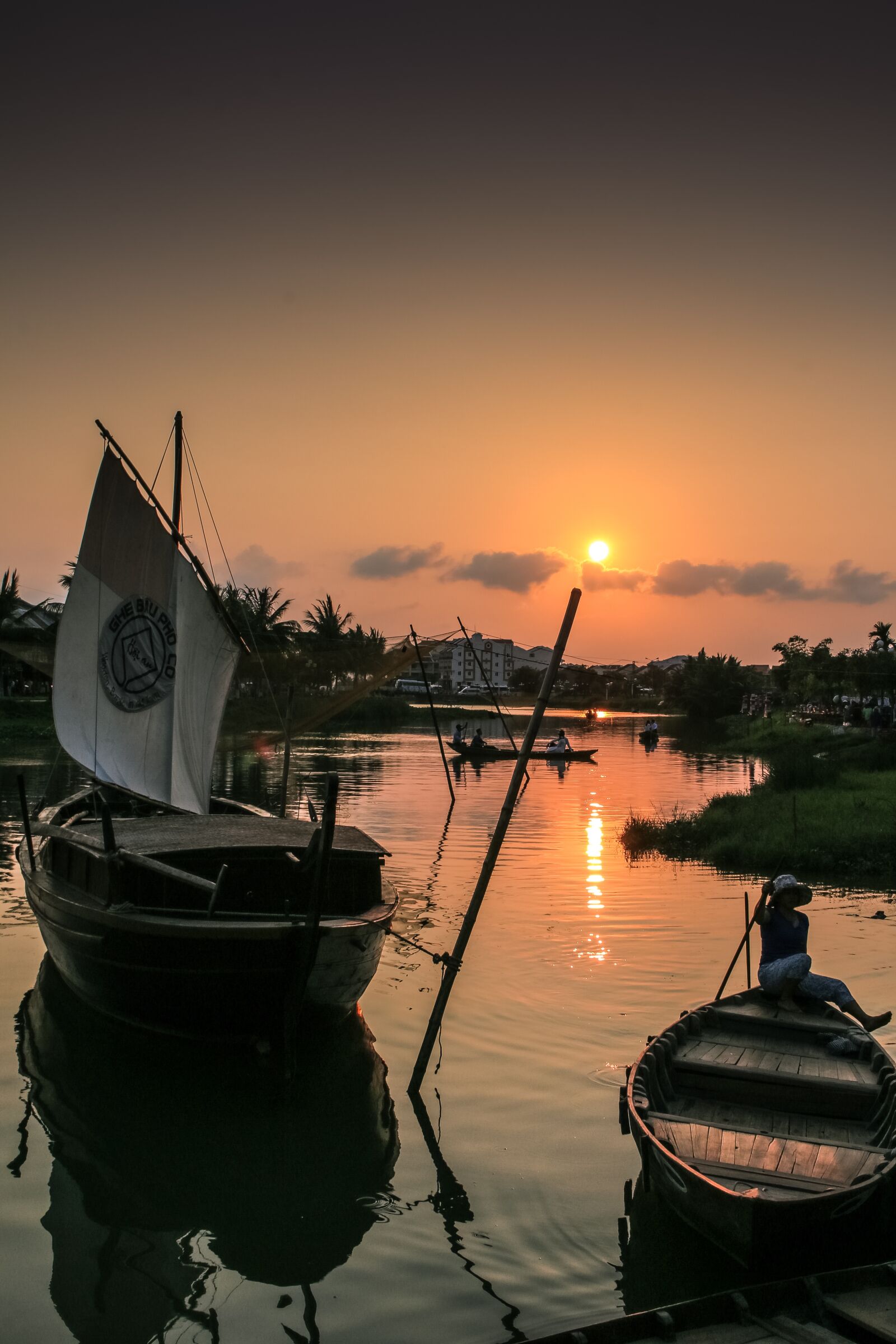 Canon EOS 70D sample photo. Water, sunset, watercraft photography