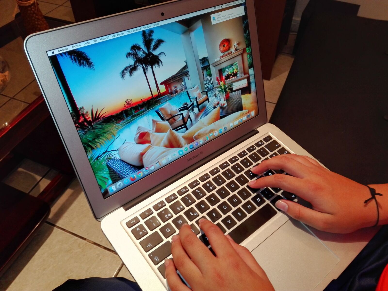HUAWEI P8 Lite sample photo. Mac book, seo, marketing photography