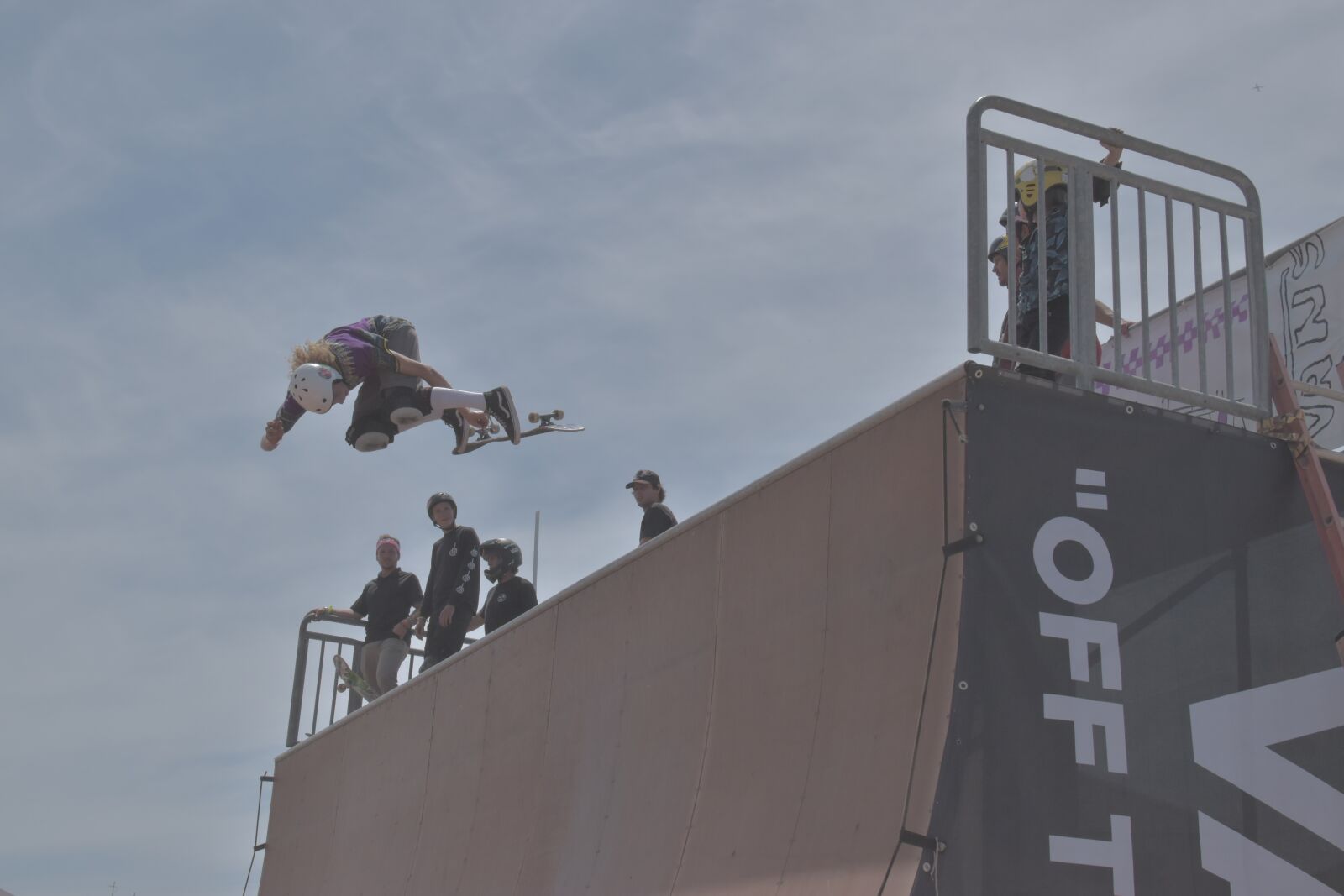 Nikon D5600 sample photo. Skate, sky, the photography