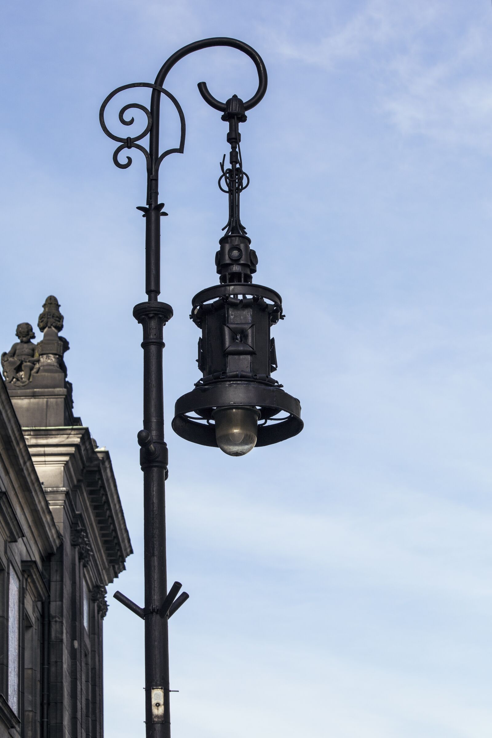 Canon EF 70-300mm F4-5.6 IS USM sample photo. Lantern, lighting, street lamp photography