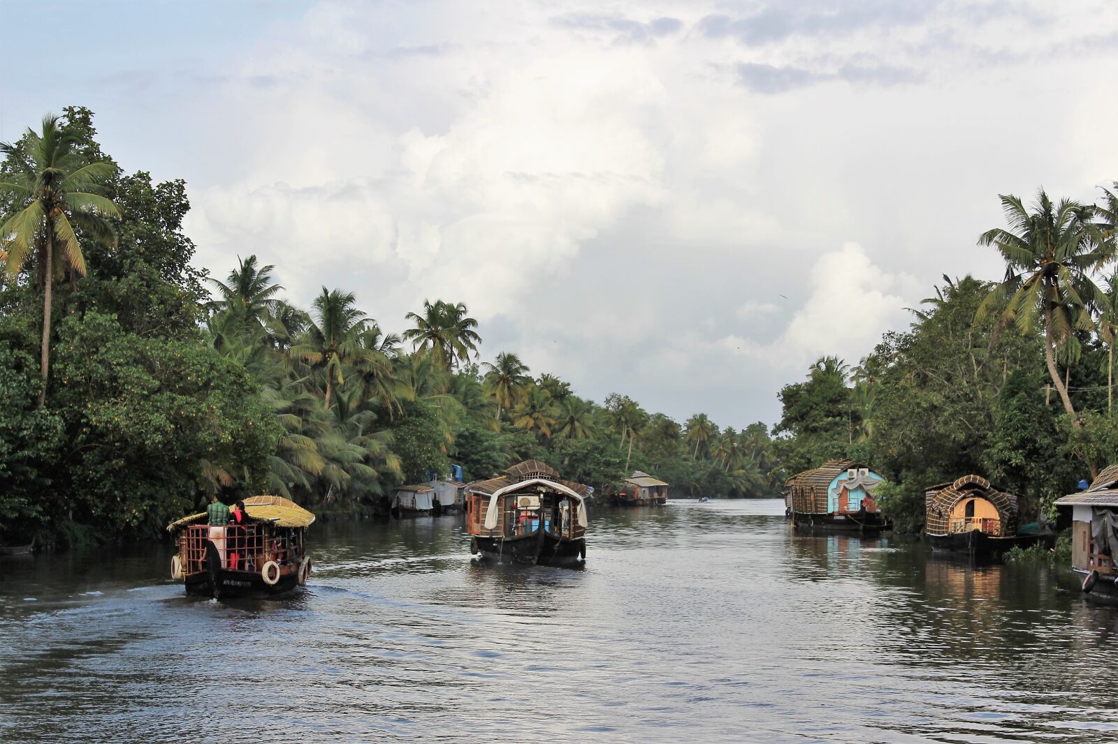 Canon EOS 1200D (EOS Rebel T5 / EOS Kiss X70 / EOS Hi) sample photo. Houseboats, backwaters, kerala photography