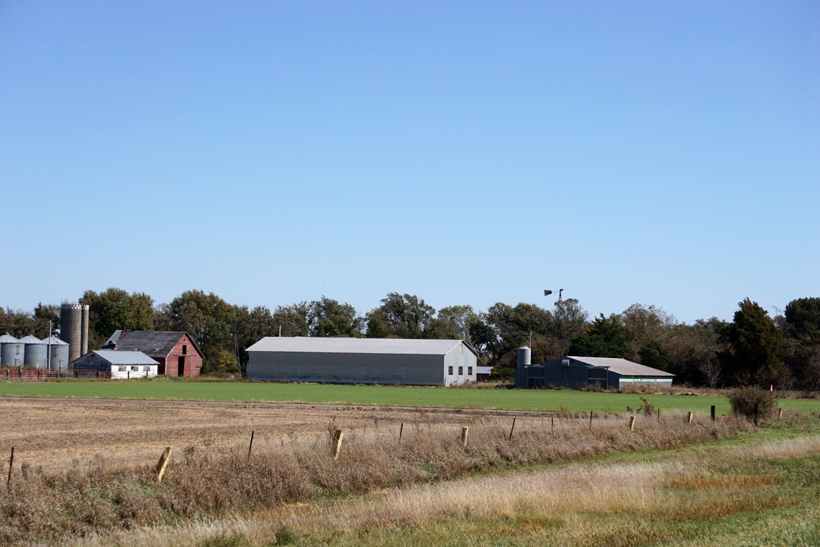 Sony E 55-210mm F4.5-6.3 OSS sample photo. Kansas, agriculture, farm photography
