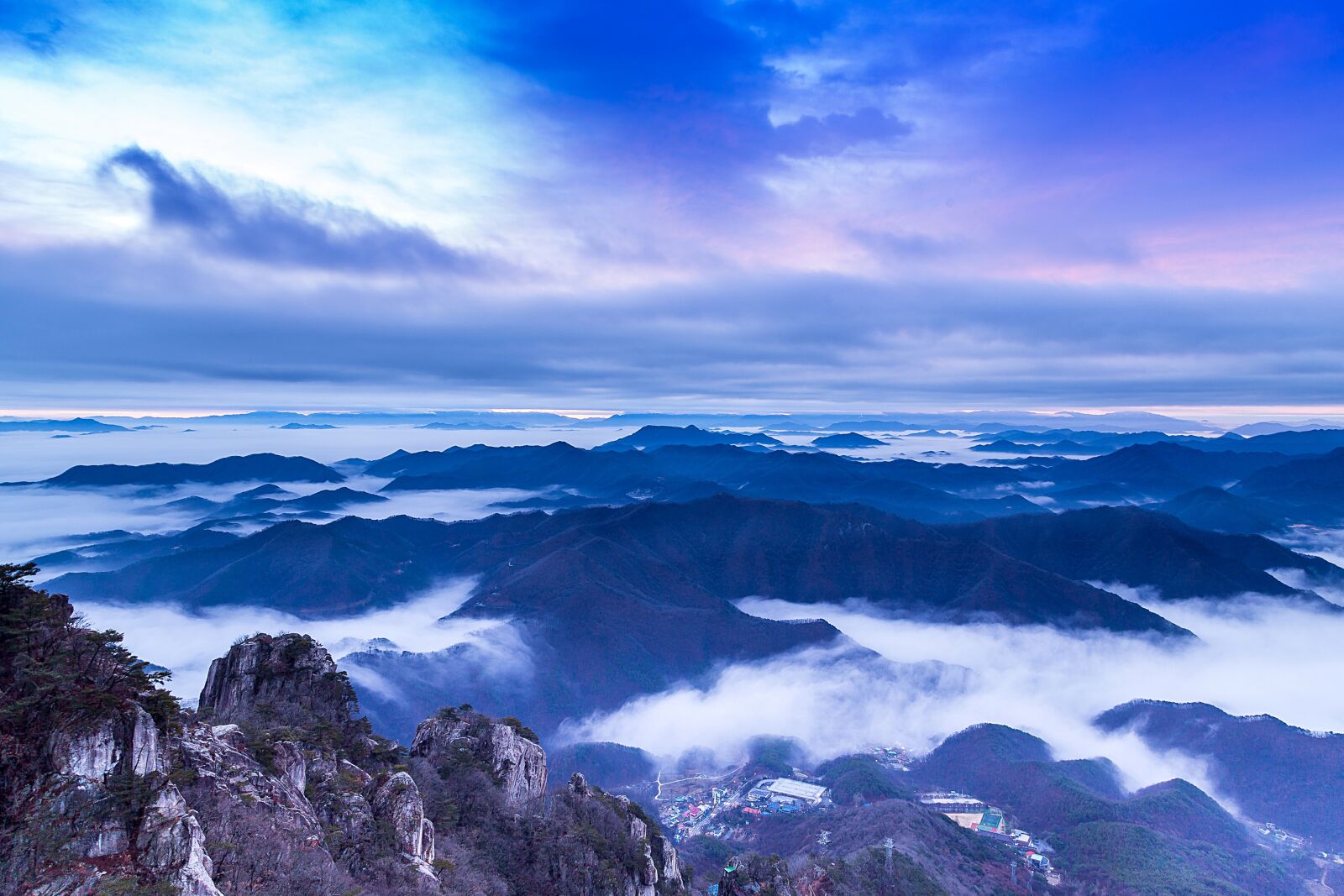 Canon EOS 6D + Canon EF 24-105mm F4L IS USM sample photo. Daedunsan morning, sunrise, dawn photography