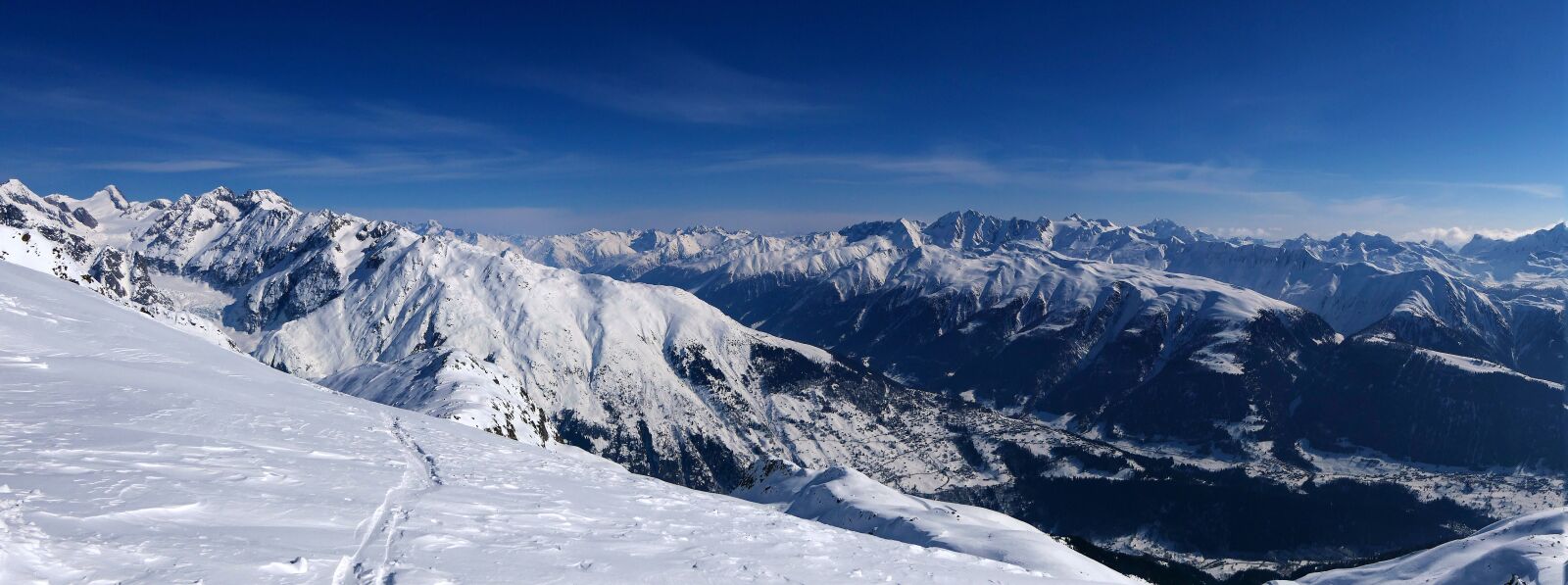 Panasonic Lumix DMC-FZ2500 (Lumix DMC-FZ2000) sample photo. Eggishorn, snow, panorama photography