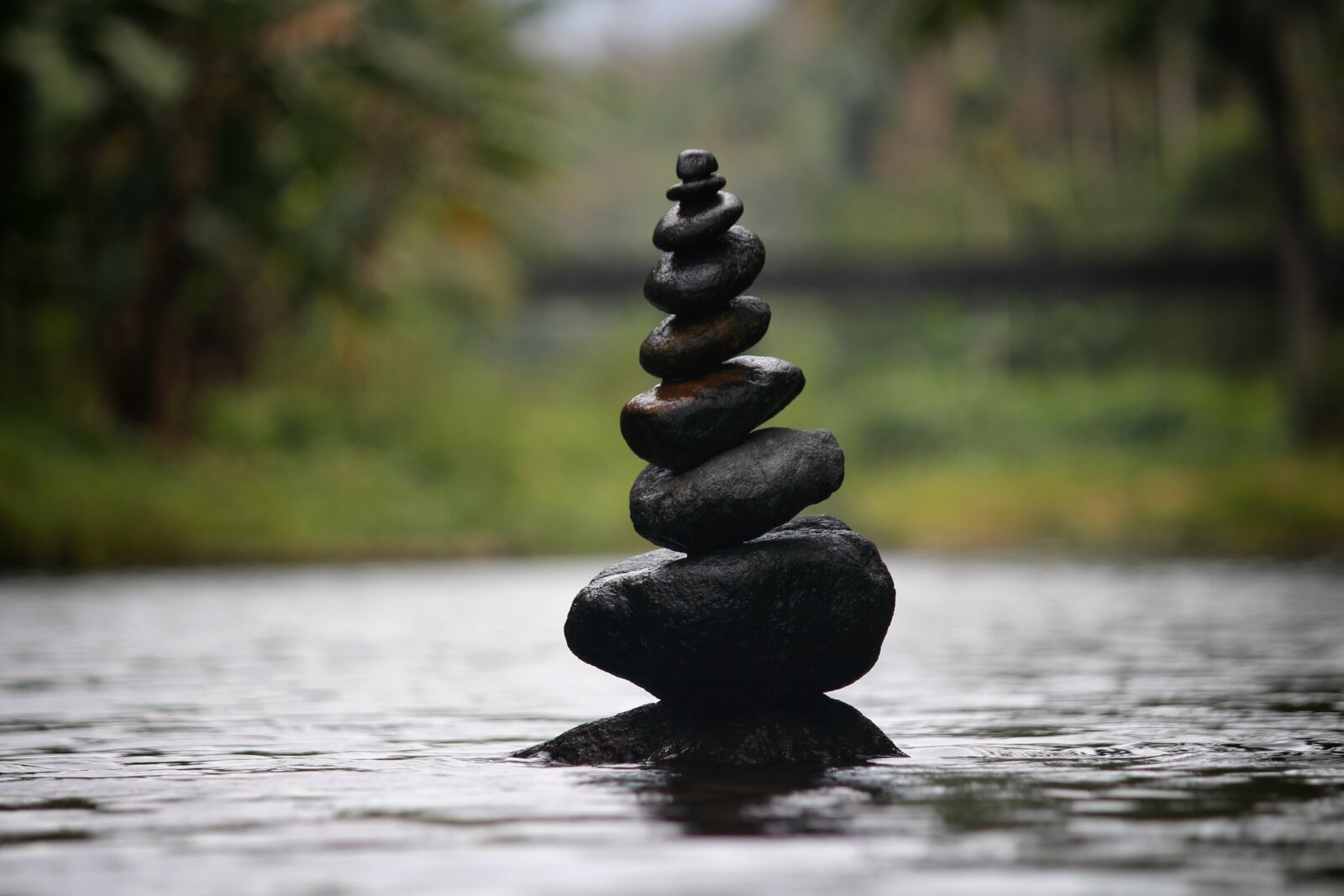 Canon EOS 700D (EOS Rebel T5i / EOS Kiss X7i) sample photo. Pebbles, balanced pebbles, water photography