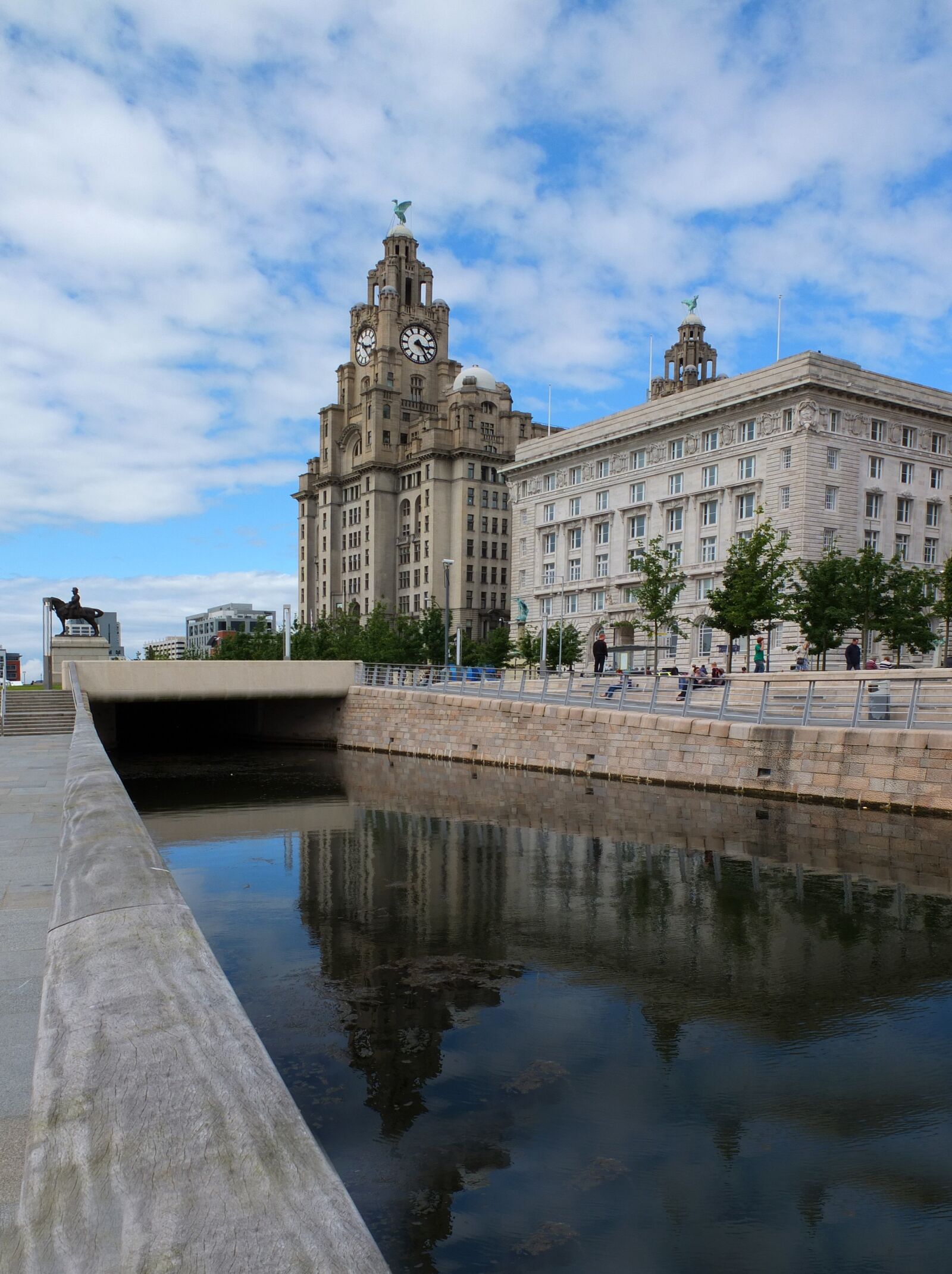 Fujifilm X10 sample photo. Water, architecture, travel photography