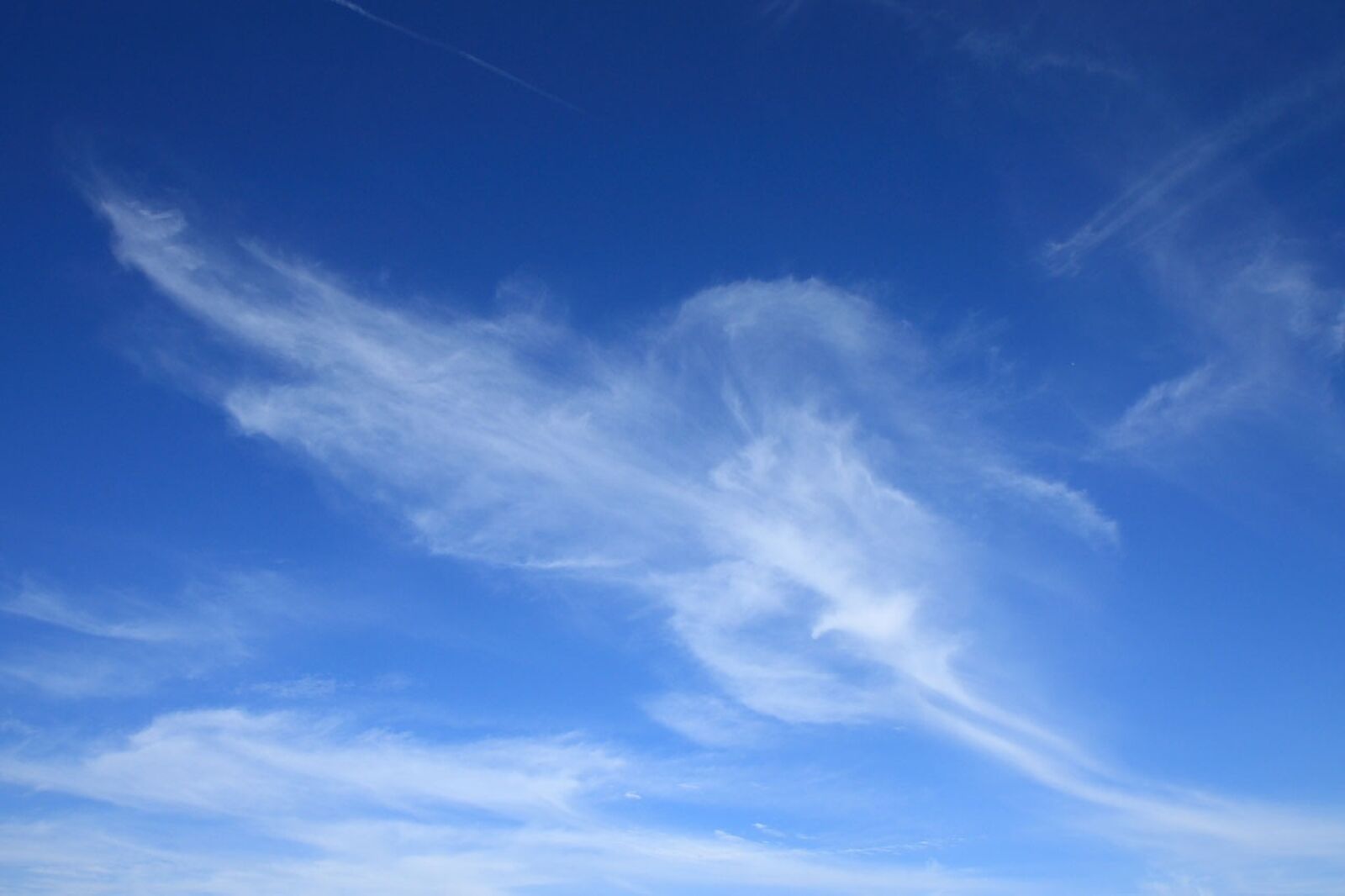 Canon EOS 450D (EOS Rebel XSi / EOS Kiss X2) sample photo. Clouds, sky, cirrus photography