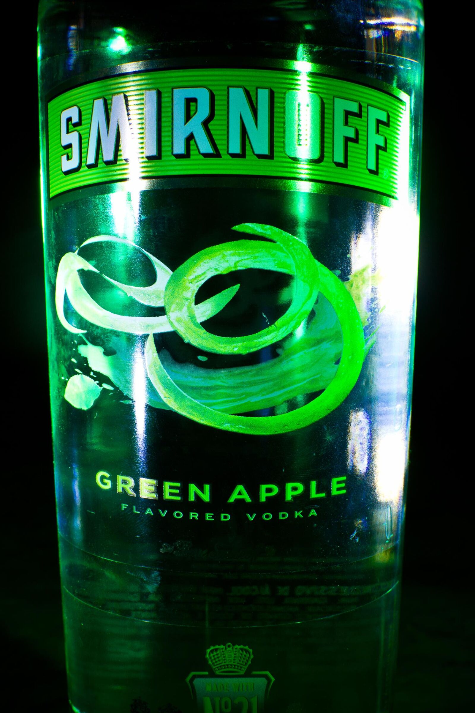 Nikon D3100 sample photo. 35mm, green, leds, long photography
