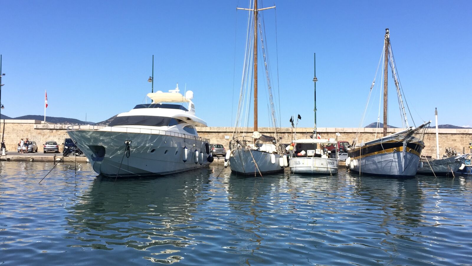 iPhone 6 back camera 4.15mm f/2.2 sample photo. Hunting, saint tropez, sea photography
