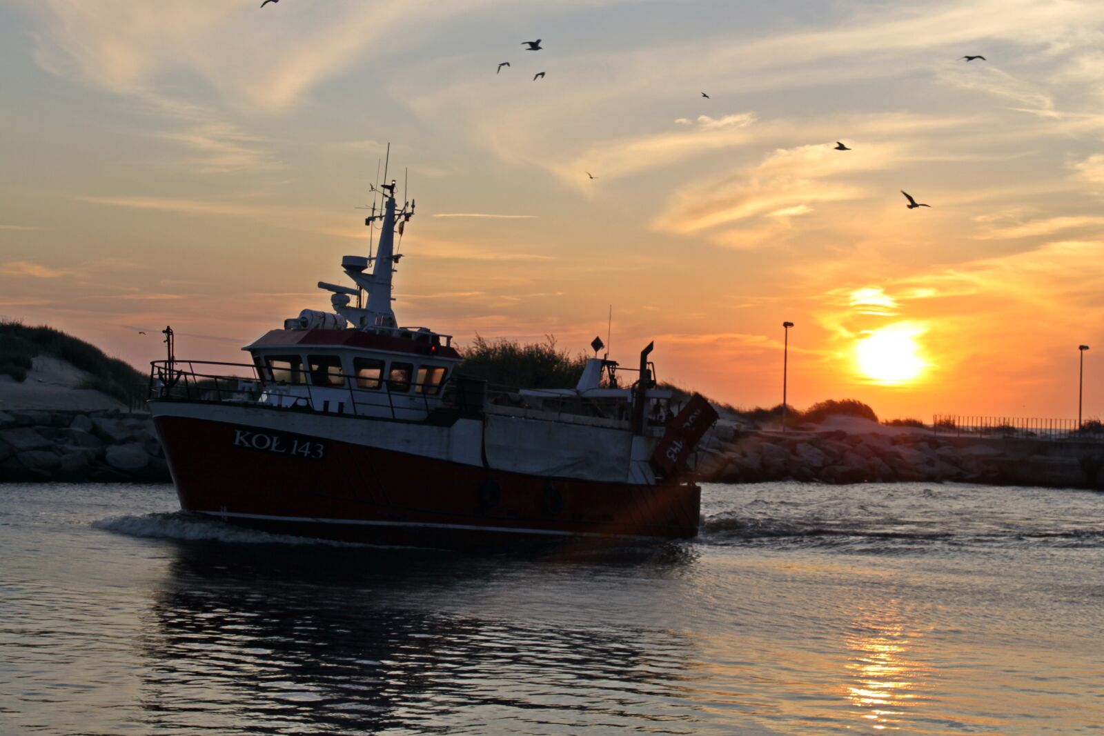 Canon EOS 500D (EOS Rebel T1i / EOS Kiss X3) sample photo. Ship, boat, polish sea photography