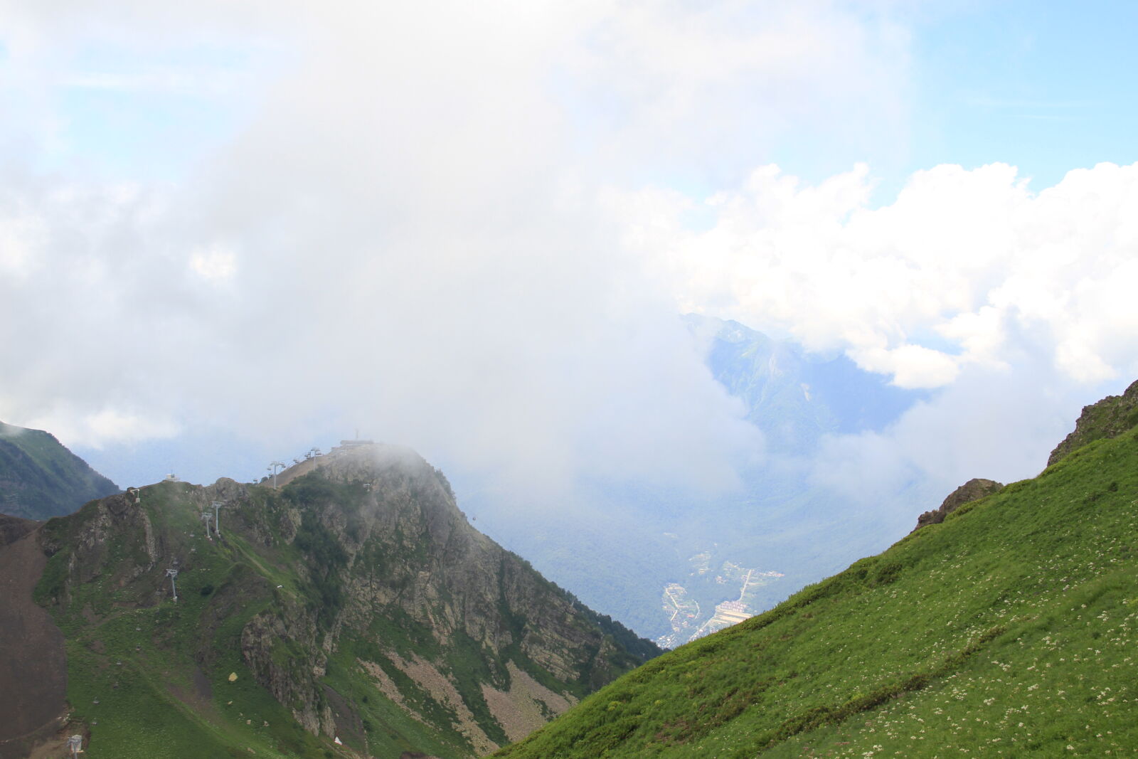 Canon EOS 7D sample photo. Clouds, forest, hiking, mist photography