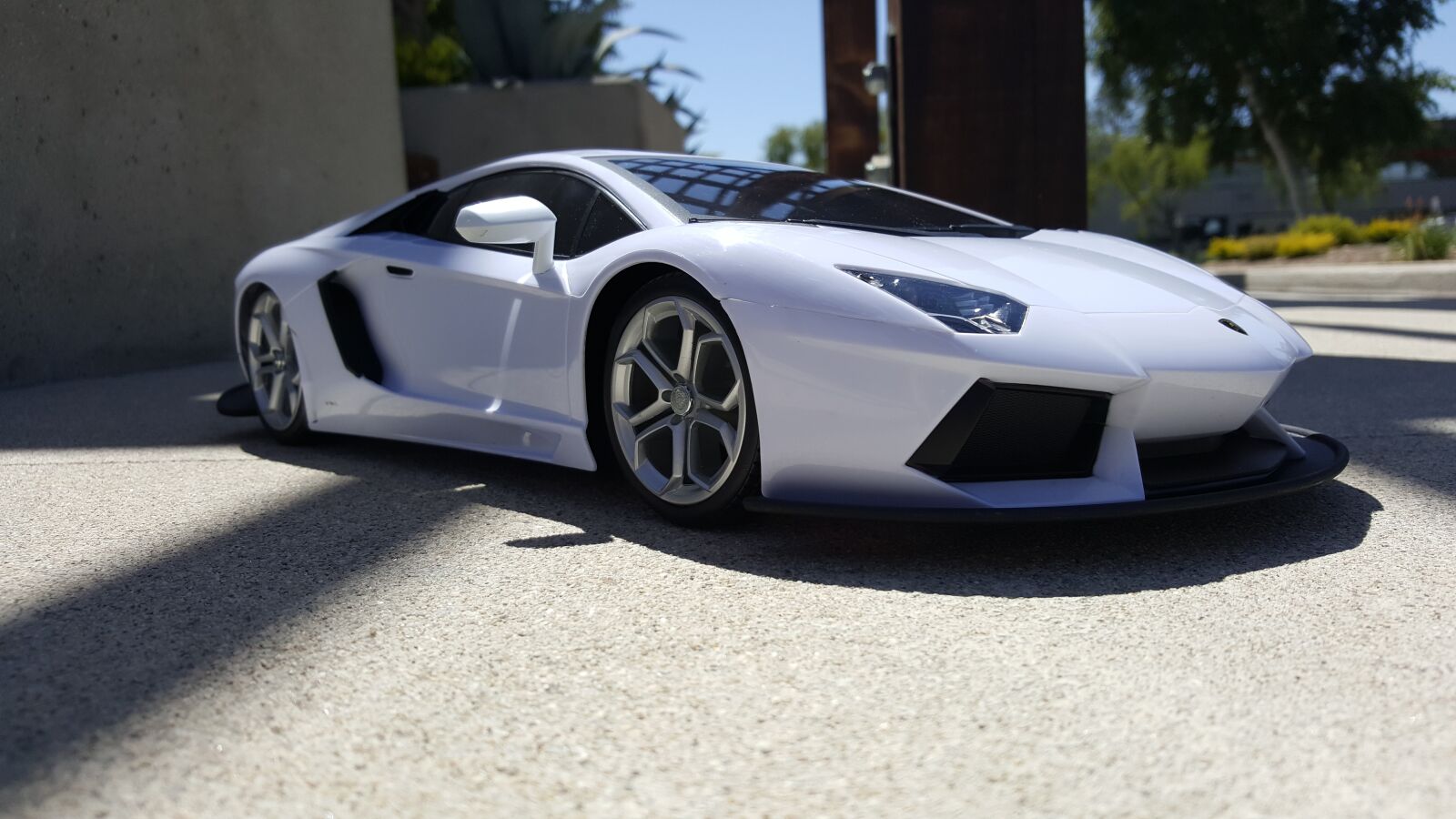 Samsung Galaxy Note5 sample photo. Car, white, toy car photography