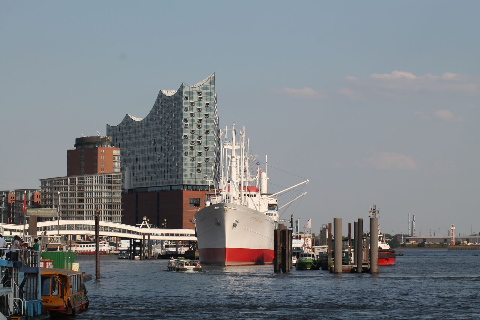 Canon EOS 1100D (EOS Rebel T3 / EOS Kiss X50) sample photo. Hamburg, port, elbe philharmonic photography
