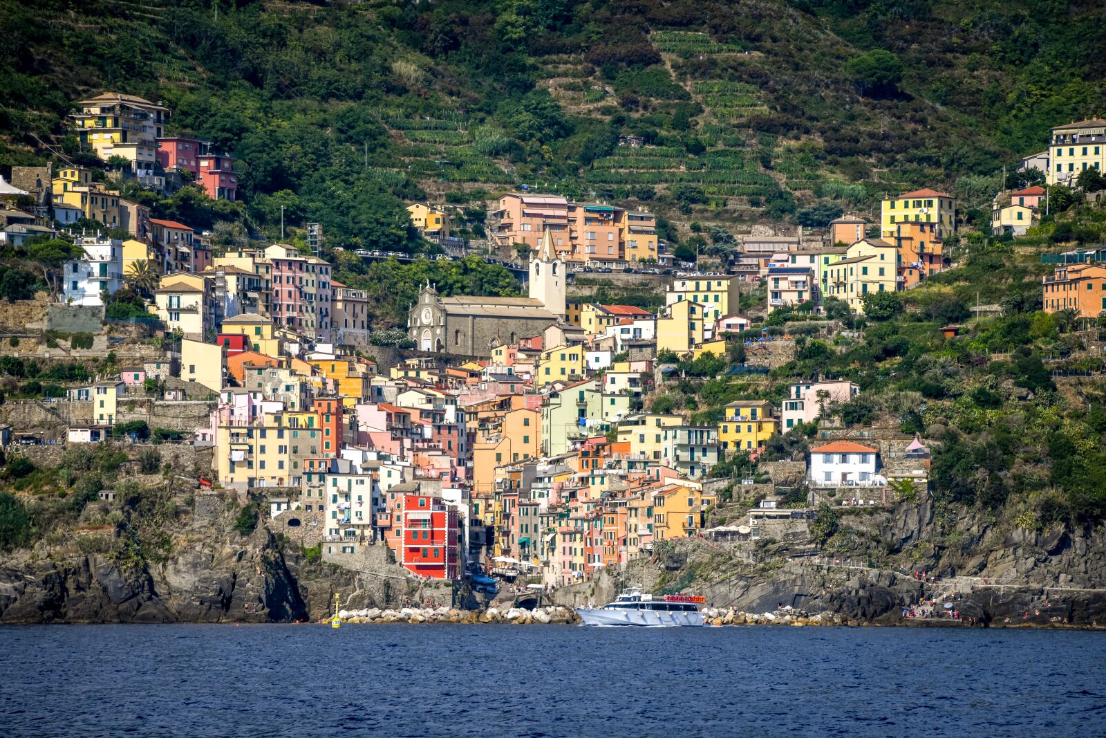 Tamron 28-300mm F3.5-6.3 Di VC PZD sample photo. Cinque terre, riomaggiore, italy photography