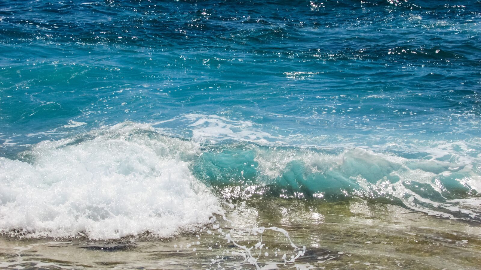 Canon PowerShot SX400 IS sample photo. Wave, bubbles, foam photography