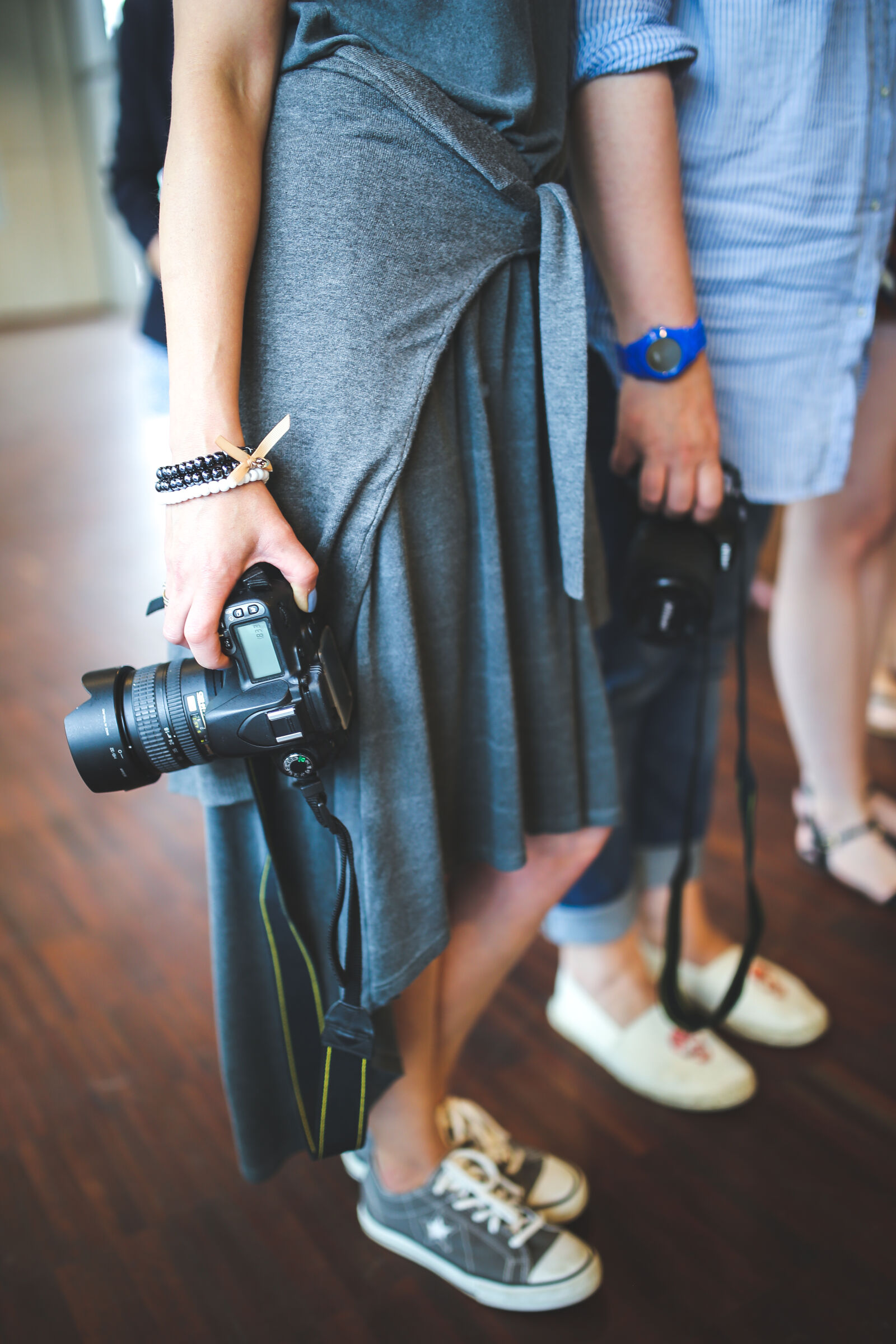 Canon EOS 6D + Sigma 35mm F1.4 DG HSM Art sample photo. Girl, holding, a, camera photography