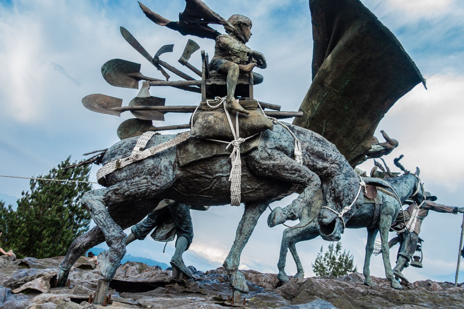 Sony Cyber-shot DSC-RX100 III sample photo. Statues, manizales, colombia photography